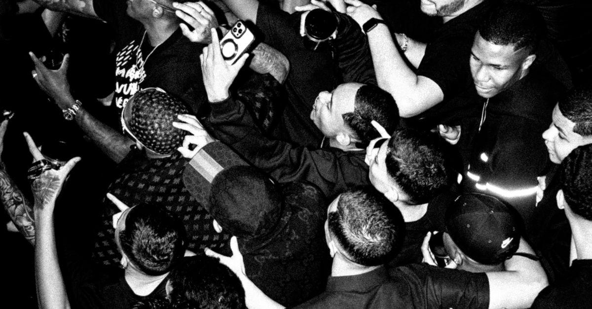 Party Crowd Rapper Energetic Black and White Hip-Hop Concert Crowd · Free Stock Photo