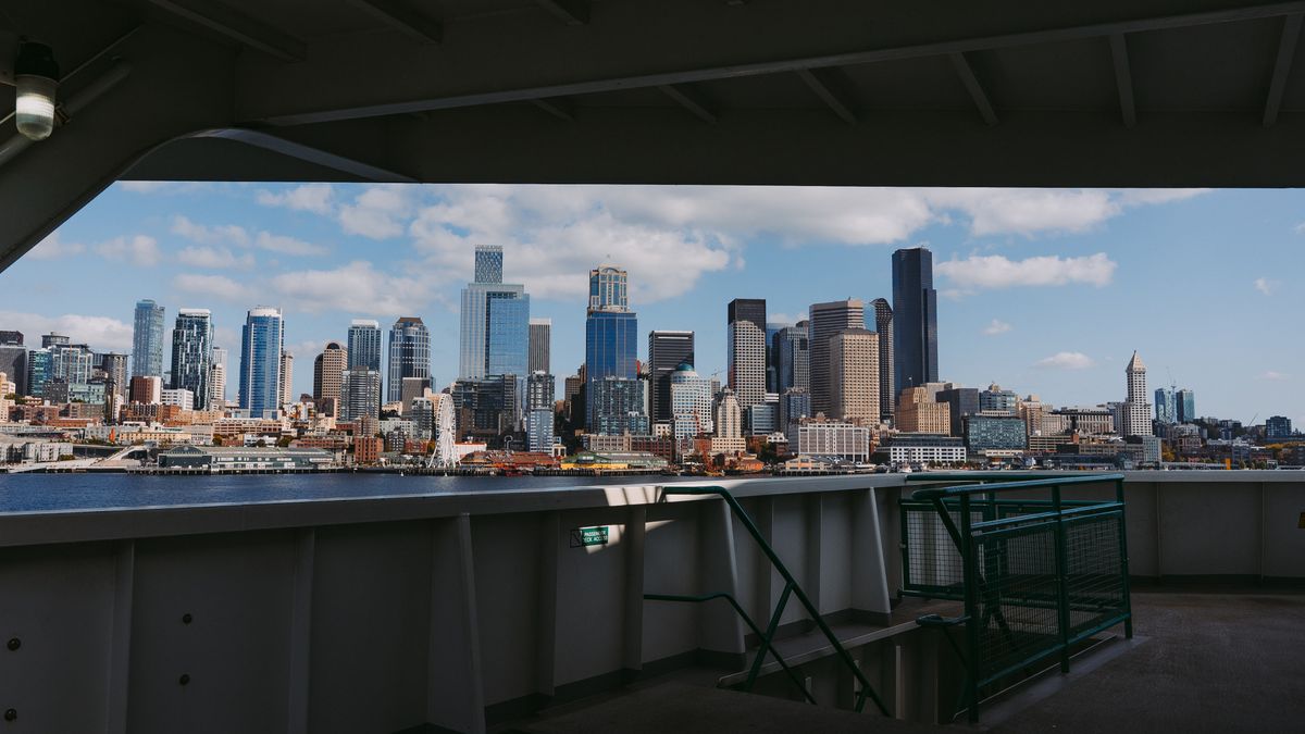 Restaurant Freebies in Seattle, WA: Updated 2026 List for Local Winners