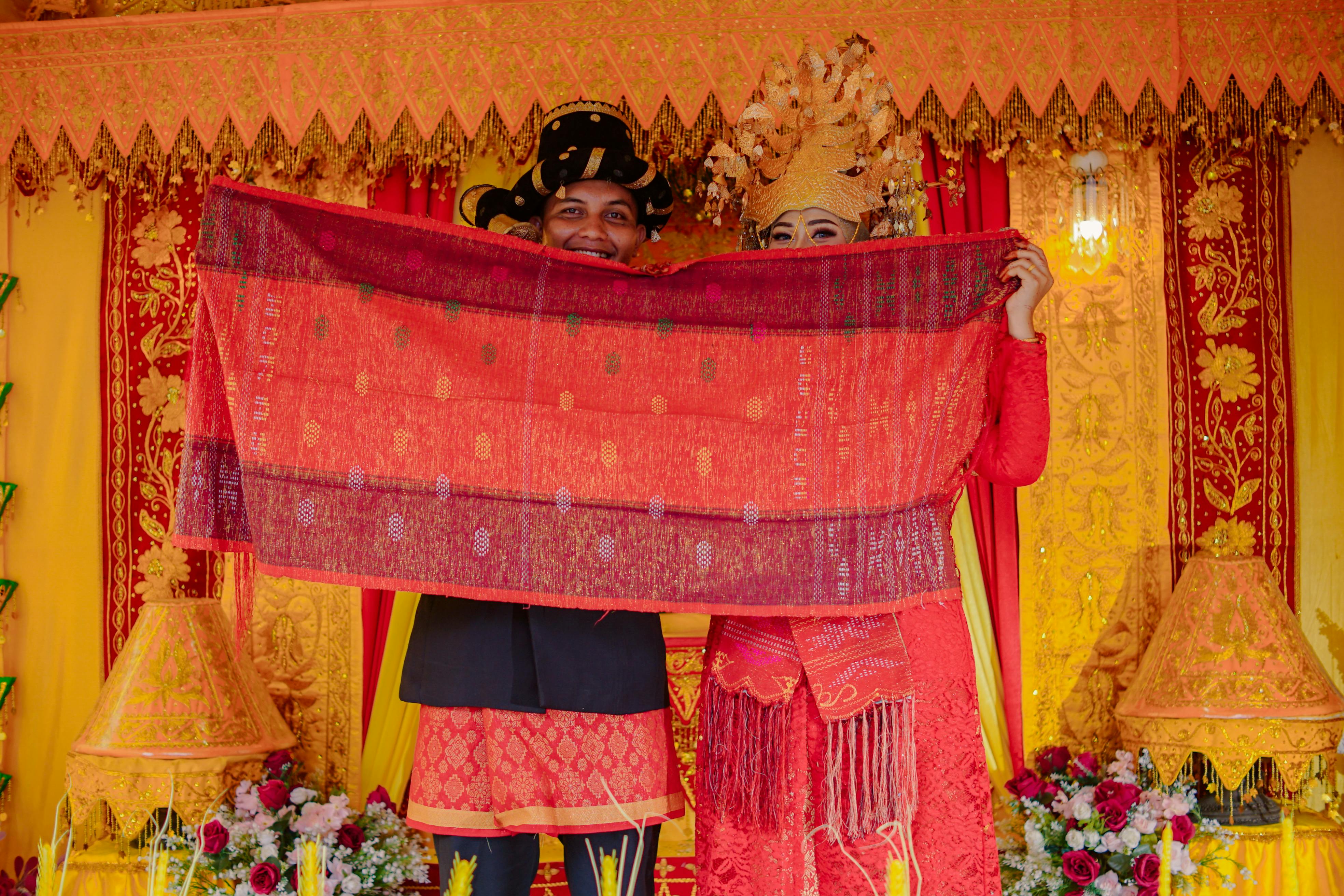 川普宣布對中國加徵100%關稅，專家預測國際金價將持續攀升