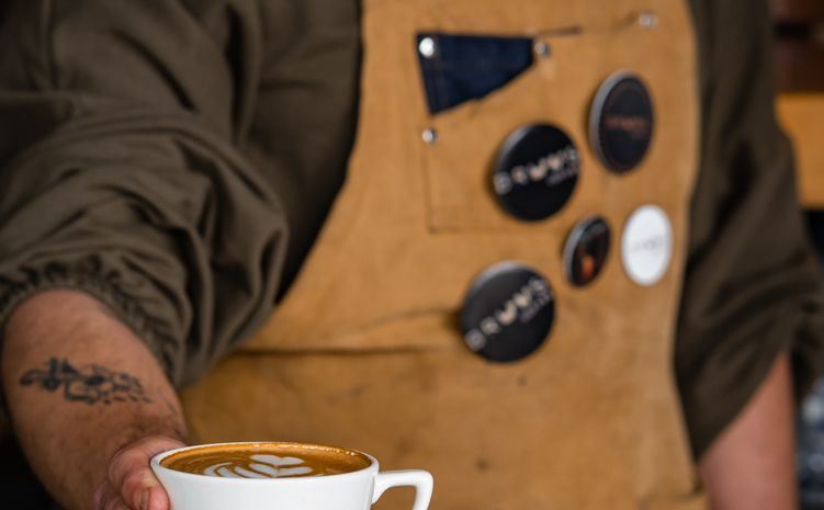 Online dating: starting a conversation on a niche platform