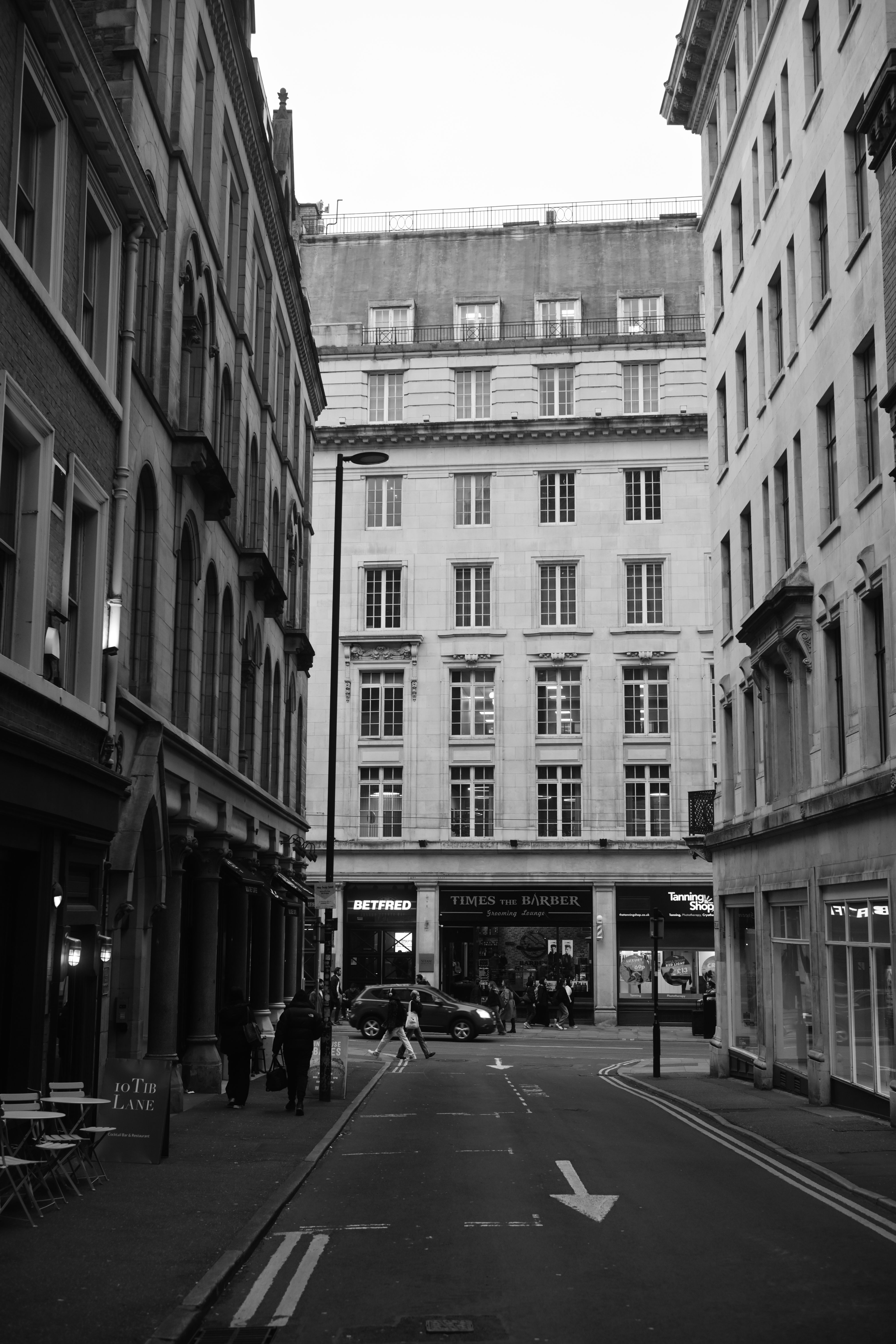 Black and White Street Scene in Urban Cityscape · Free Stock Photo