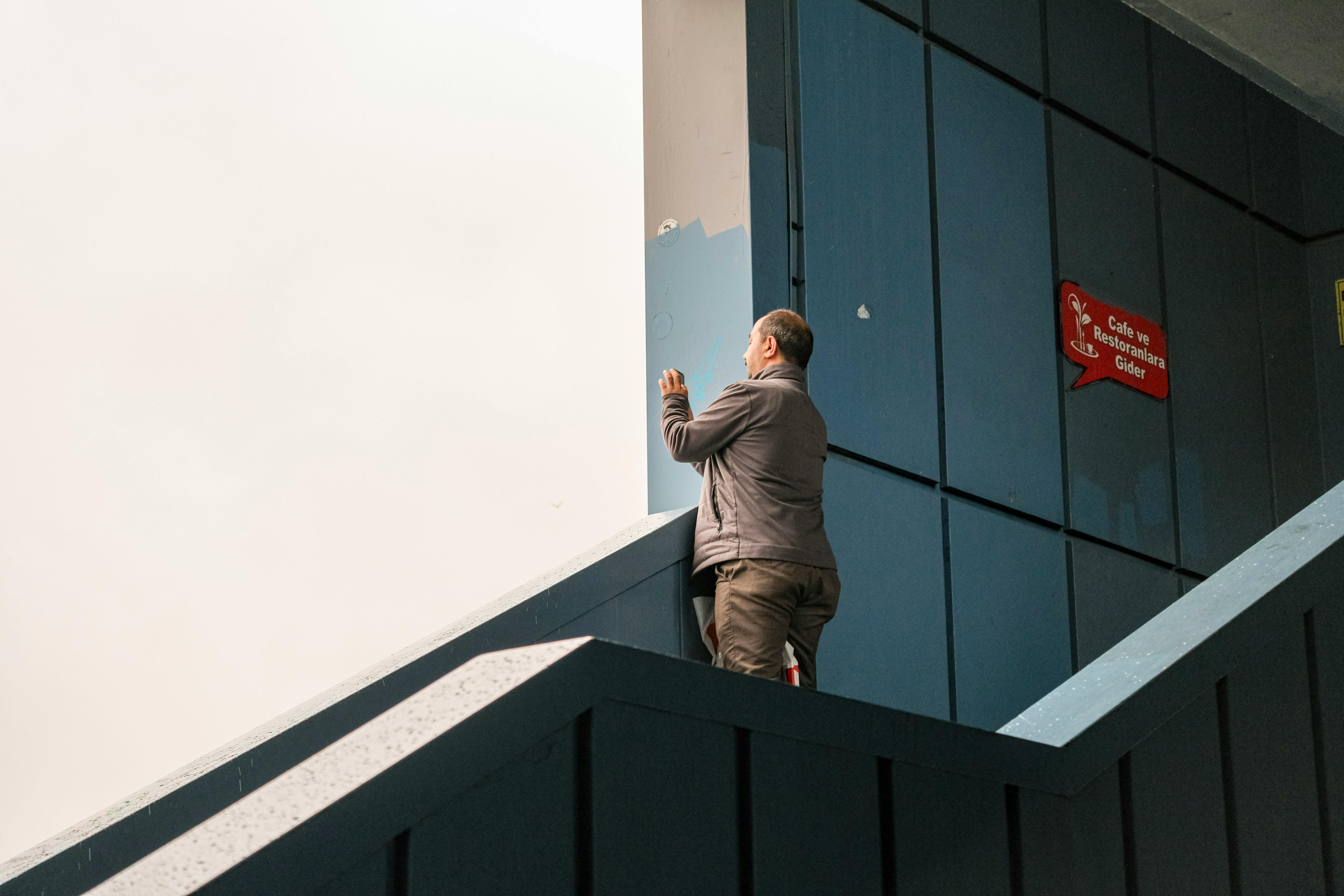 Stirling Albion: Manager Alan Maybury placed on gardening leave — Photo by Murat Ak on Pexels