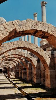 Explore the ancient Roman arches in Agora, İzmir, showcasing historical architecture.