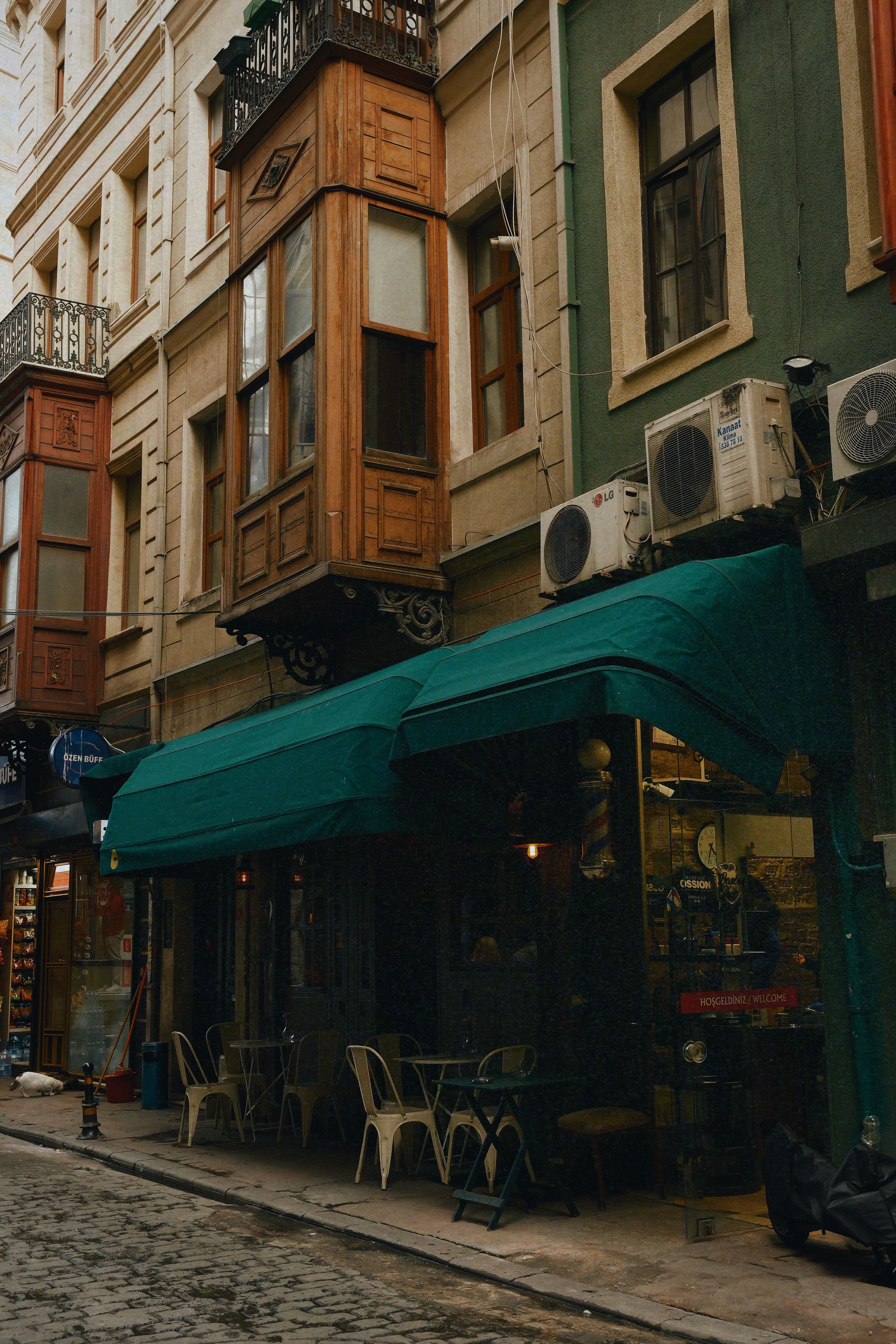Charming Old Street with Cafe in European City · Free Stock Photo