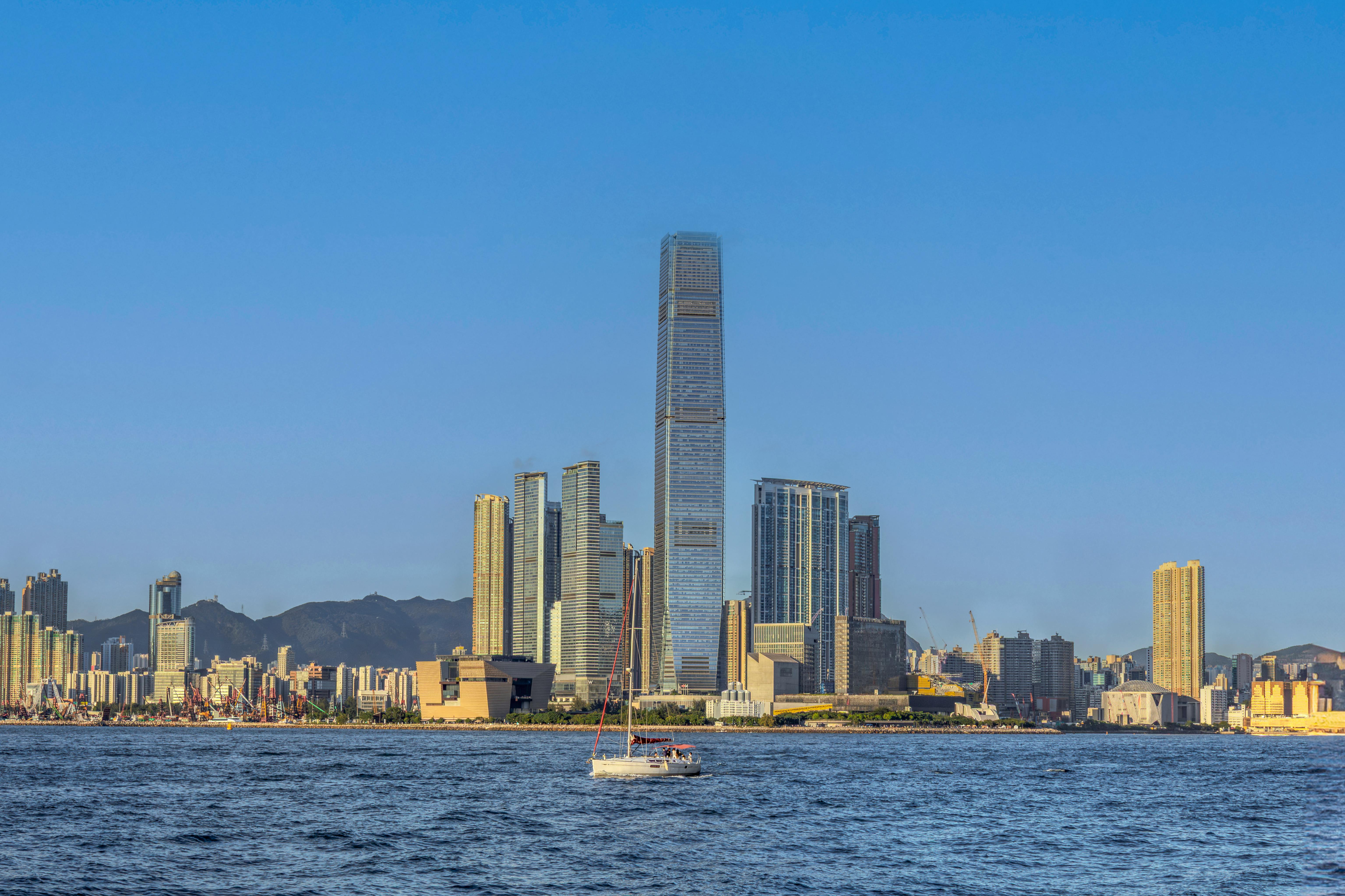 政治：澎湖廢棄漁船突發大火 吉貝消防與岸巡成功撲滅