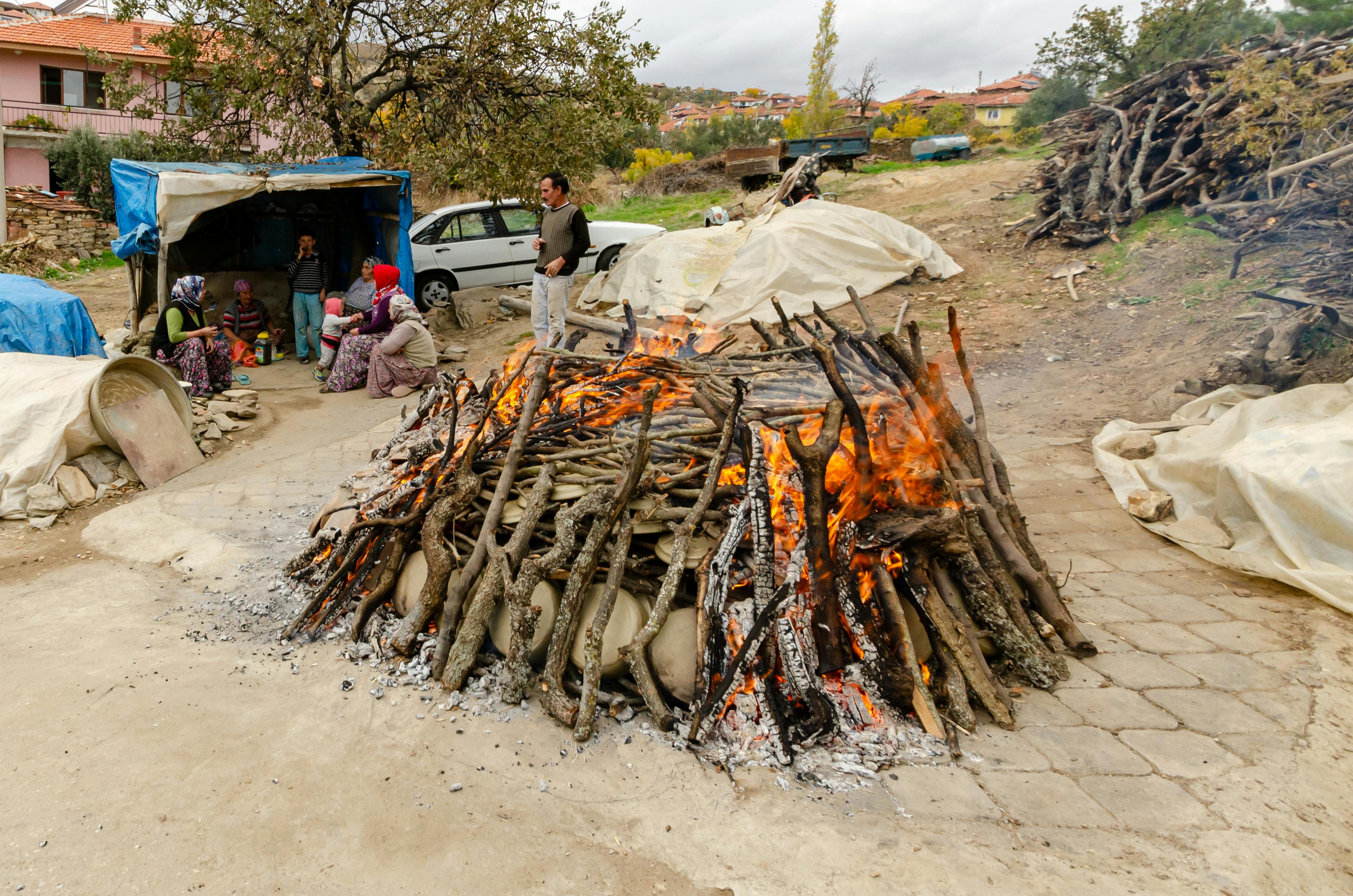 政治：澎湖廢棄漁船突發大火 吉貝消防與岸巡成功撲滅