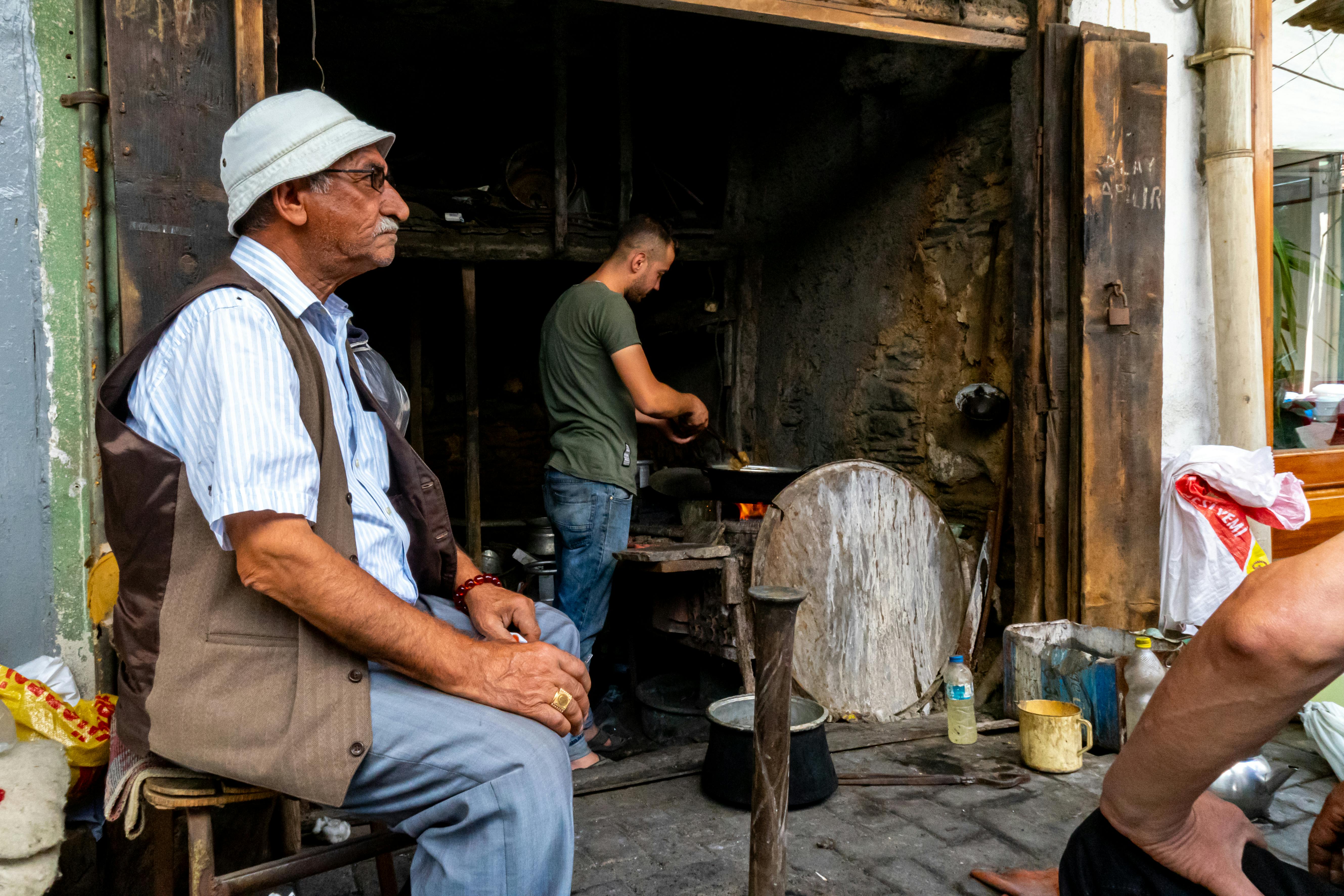 政治：澎湖廢棄漁船突發大火 吉貝消防與岸巡成功撲滅