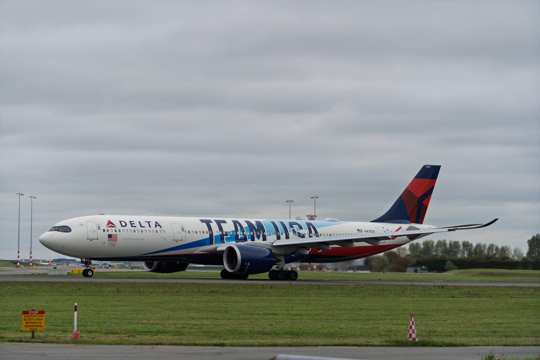 Why Buffett Just Bet $2.6 Billion on Delta Airlines — And What It Means for Investors