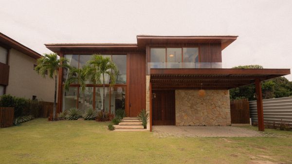 Luxury tropical home with modern architecture