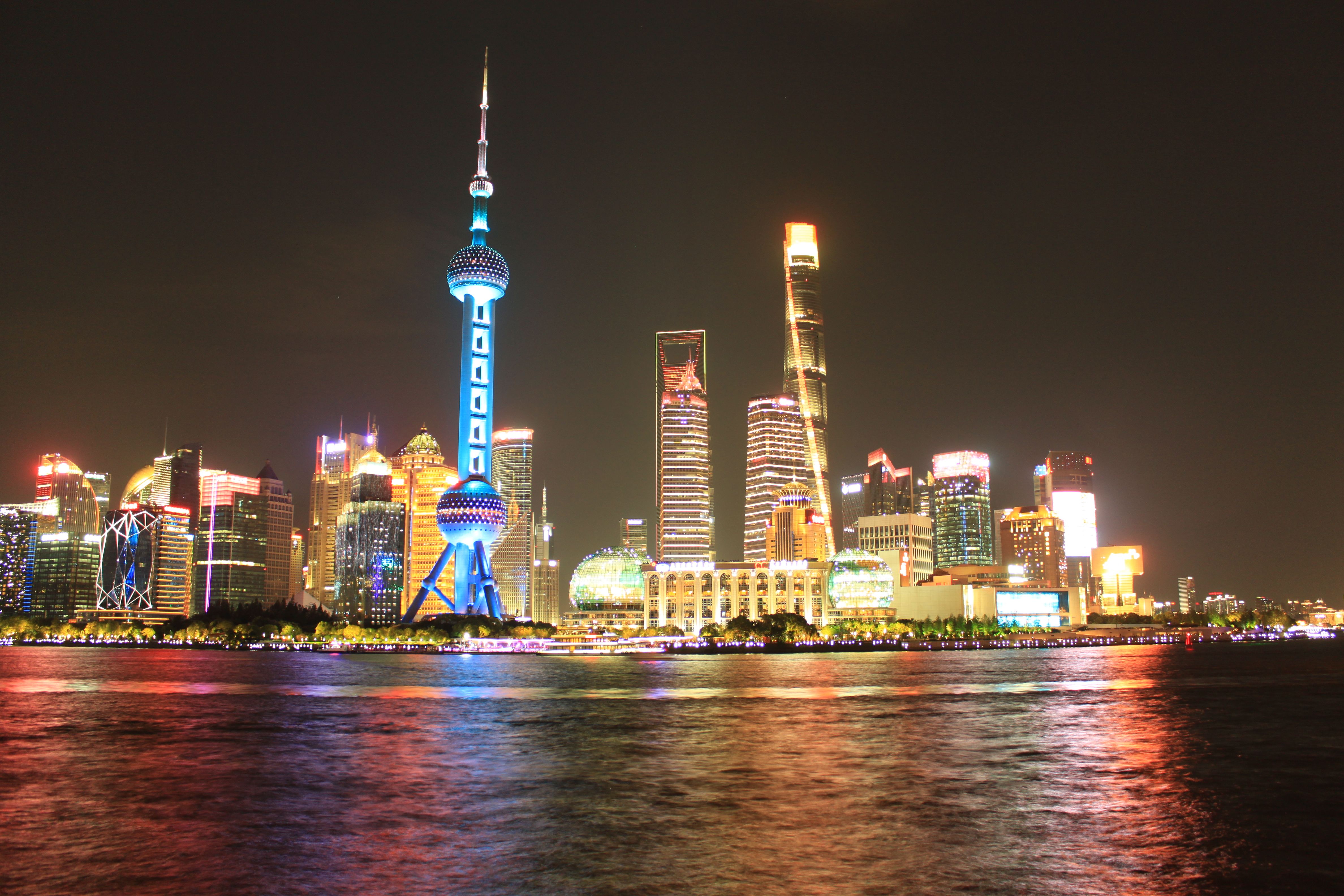 上海酒吧清晨挤满各国球迷，世界杯经济升温｜九游体育（封面配图）