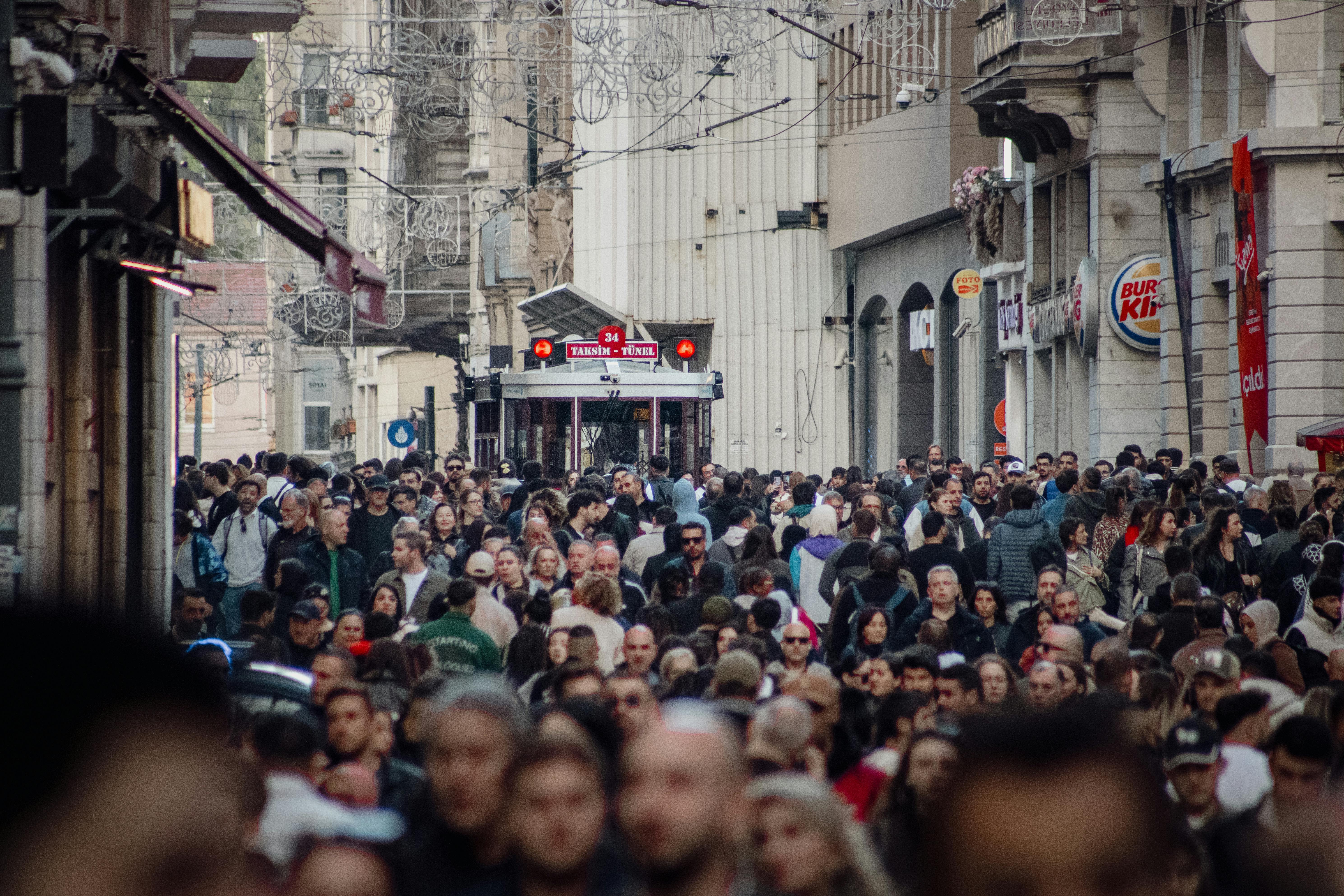 Reset month: Why many people focus on health and wellness goals in May — Photo by Semih Başaran on Pexels