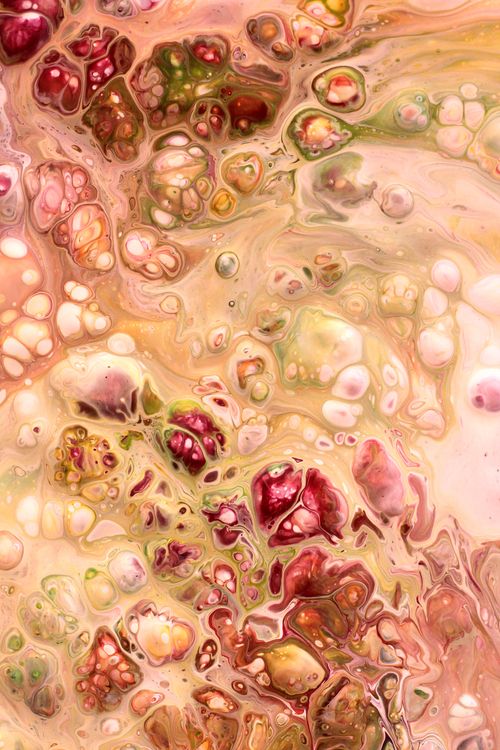Free Vibrant abstract fluid art showcasing swirling organic patterns in warm hues. Stock Photo