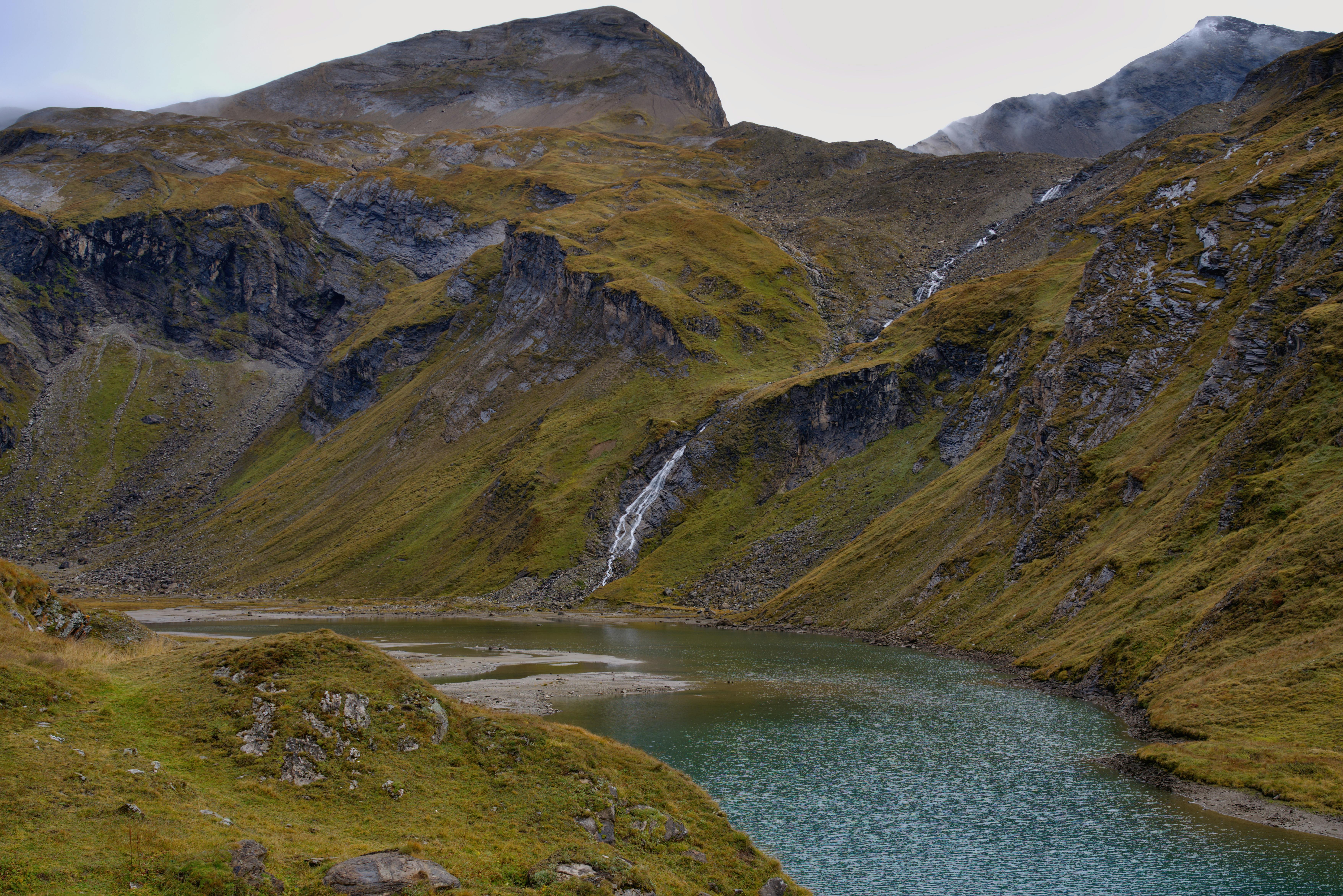 Wild Expeditions: Overcoming Difficult Terrain Challenges