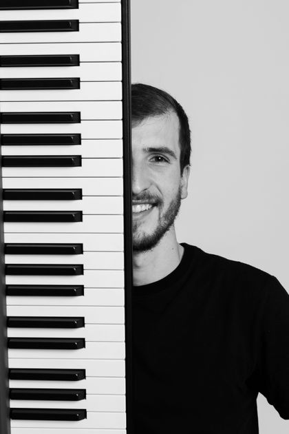 Black-and-white portrait of a pianist — photo by Jonathan Goncalves on Pexels