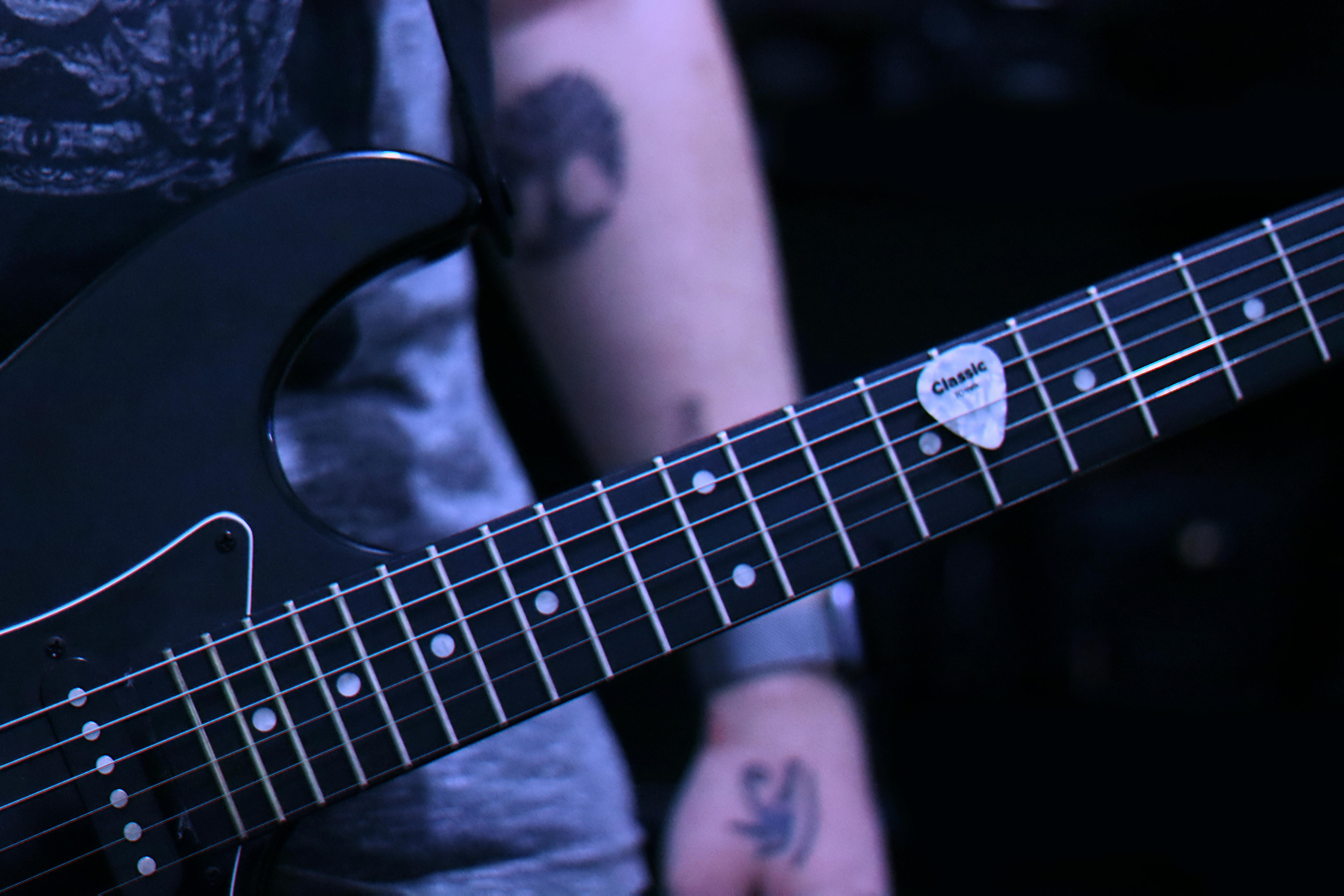 Popular Reggaeton Artists and Tracks You Must Know