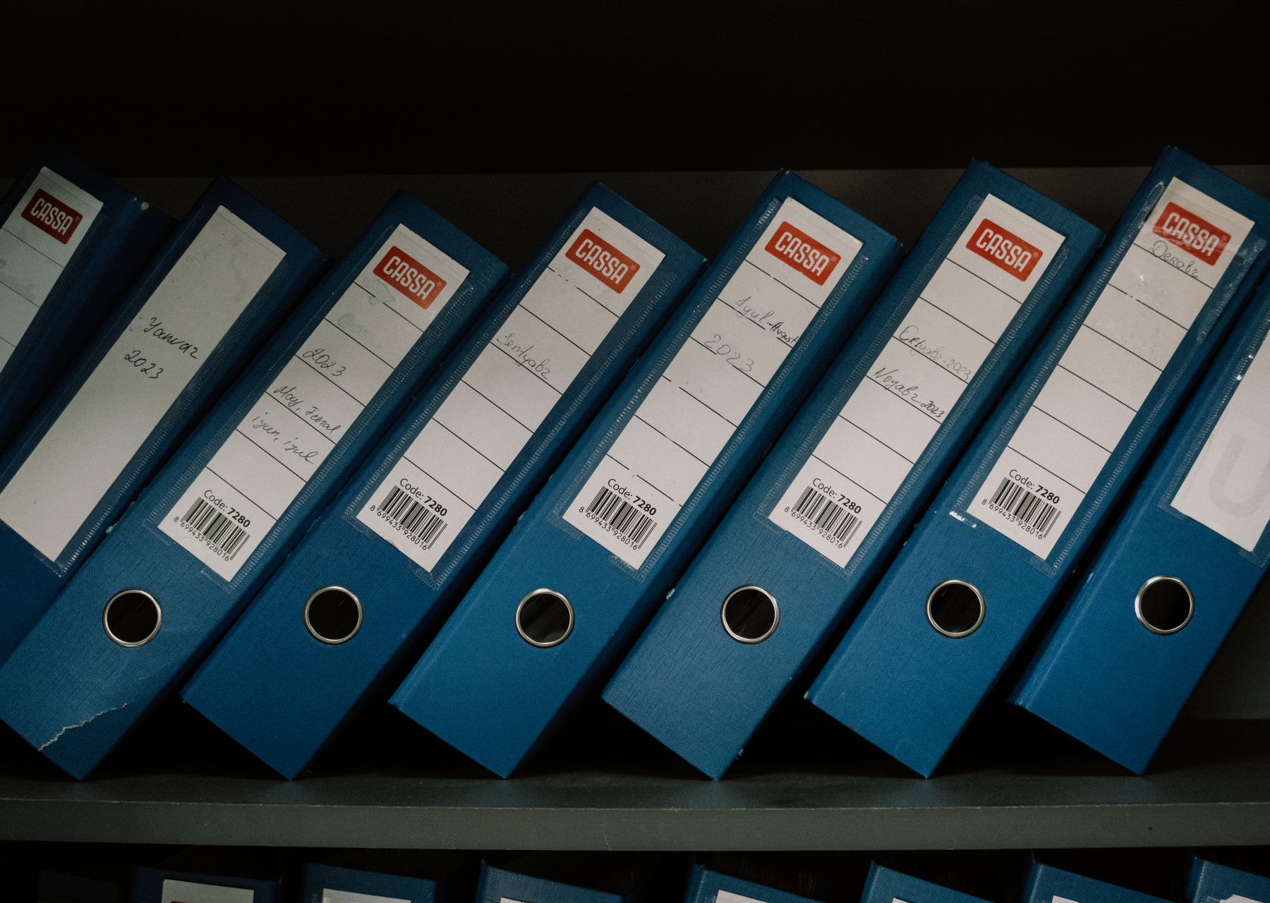 Removals and storage in Codicote — crew wrapping and loading on moving day