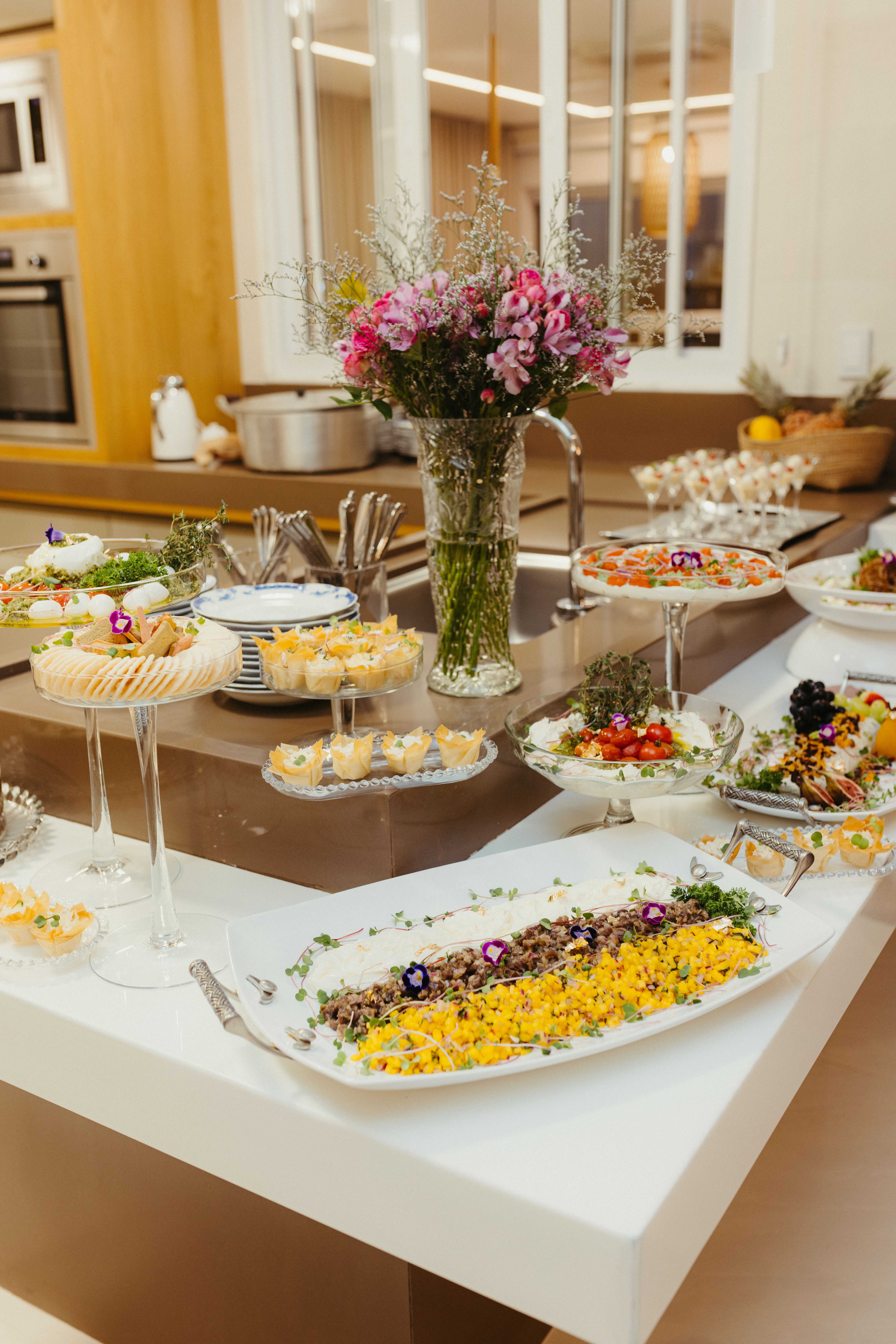 Elegant Indoor Buffet with Diverse Cuisine · Free Stock Photo