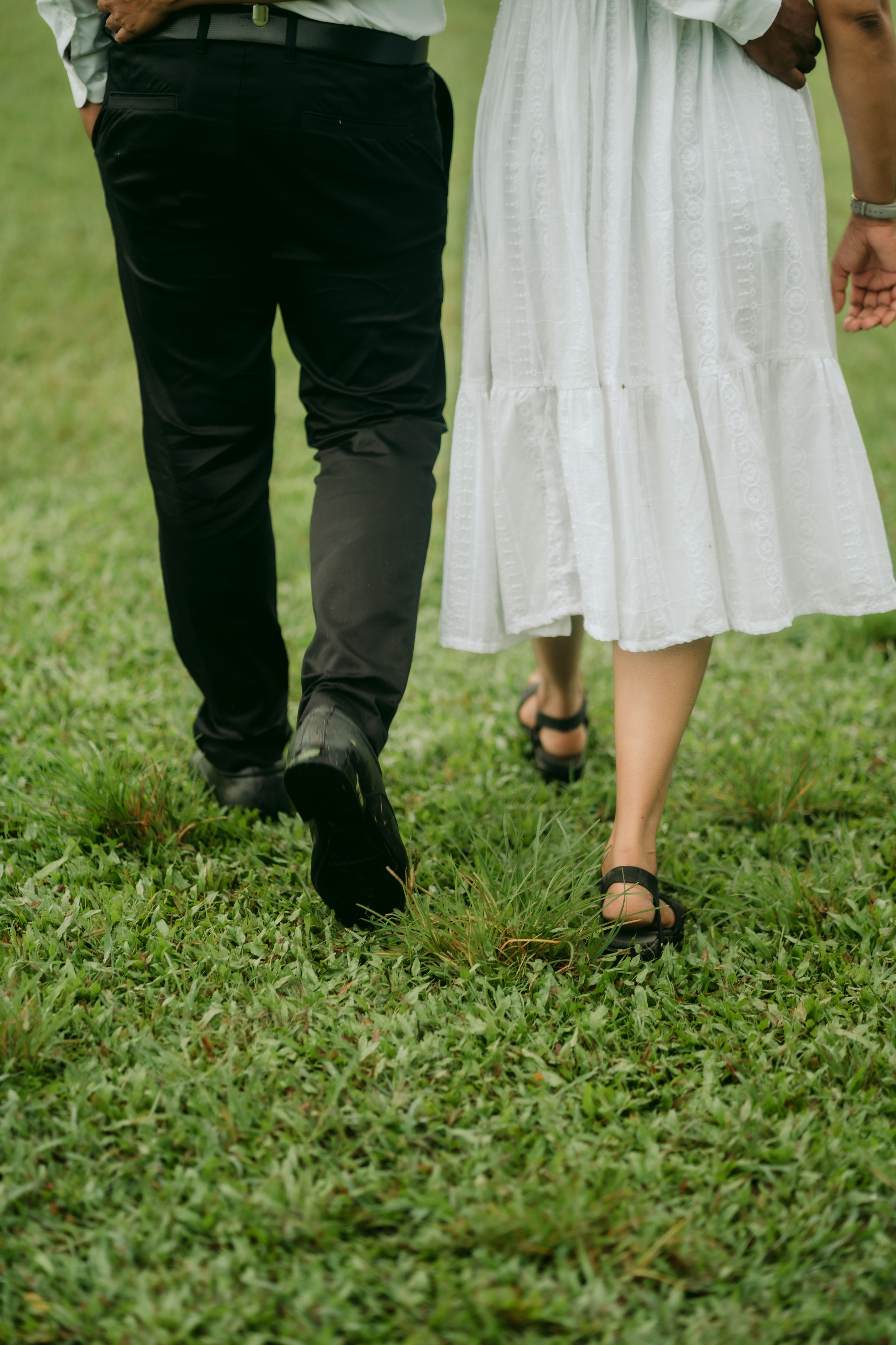 Couple Walking on Grass in Summer Outdoors · Free Stock Photo