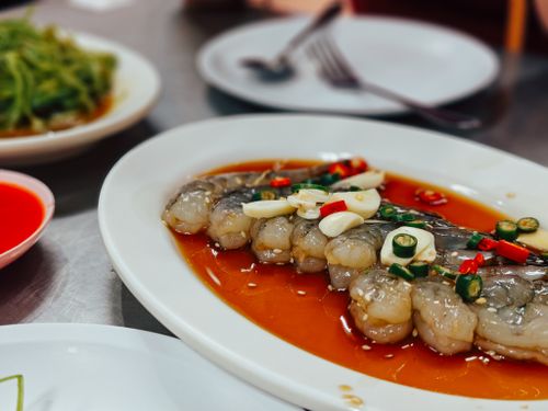 Free Spicy Raw Shrimp with Garlic and Chili in Soy Sauce Stock Photo