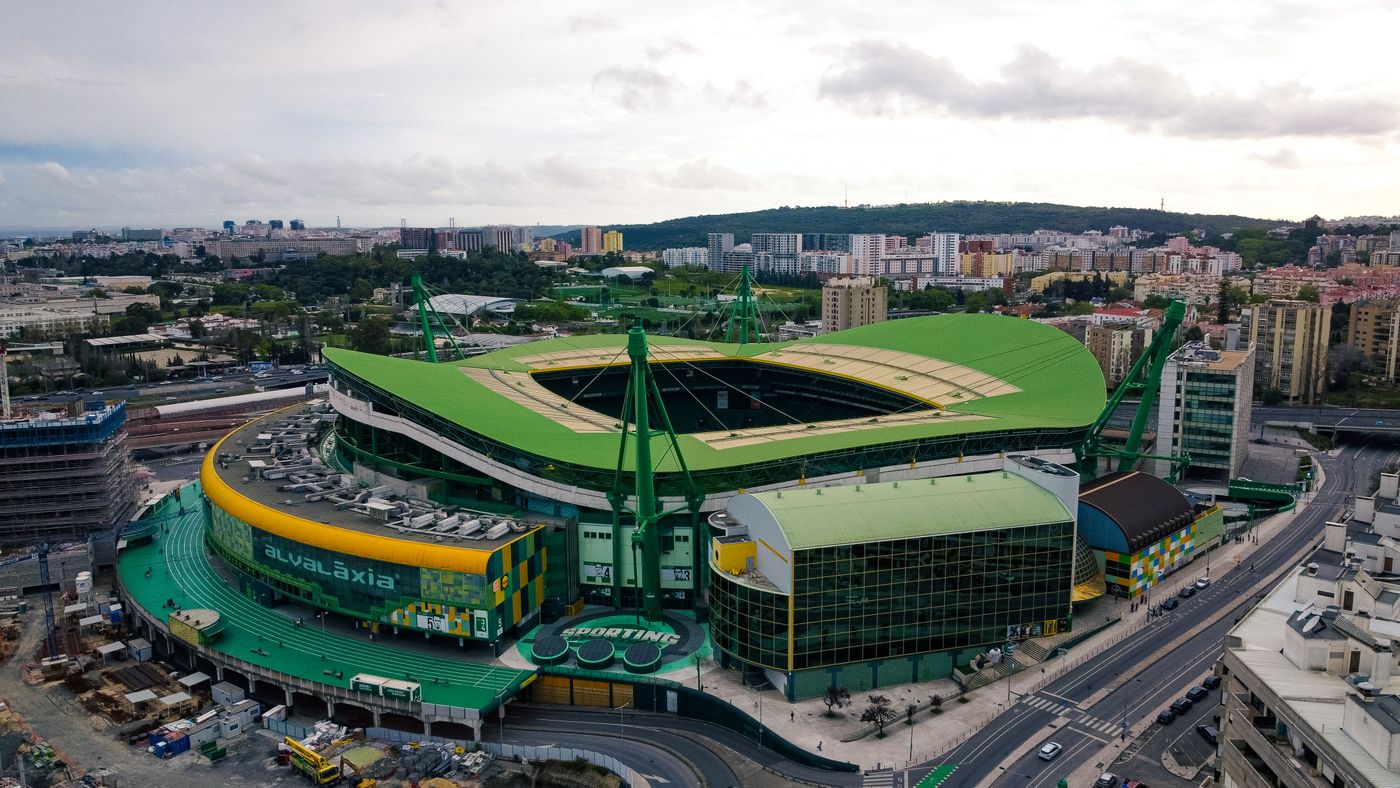 Vista aérea de estádio em Portugal