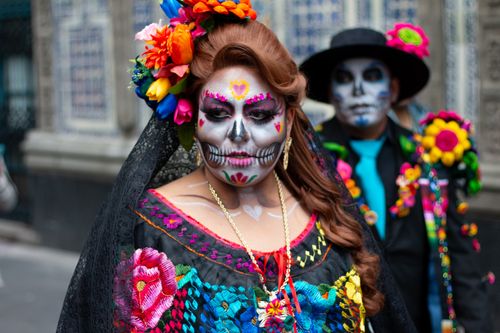 Vibrant Dia de los Muertos Costumes in Mexico City · Free Stock Photo