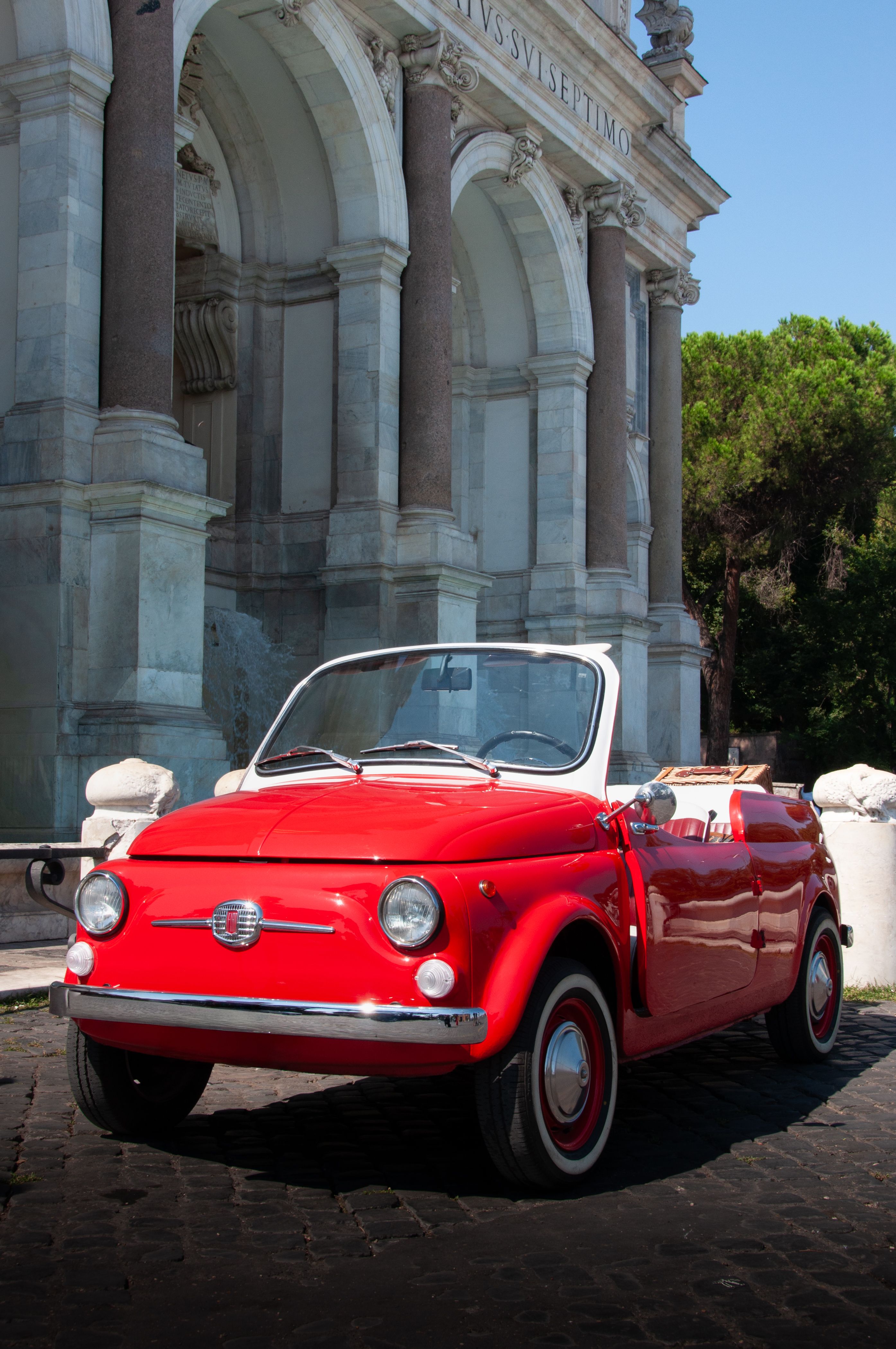 Vintage Red Fiat 500 Cabriolet in Italian Setting · Free Stock Photo