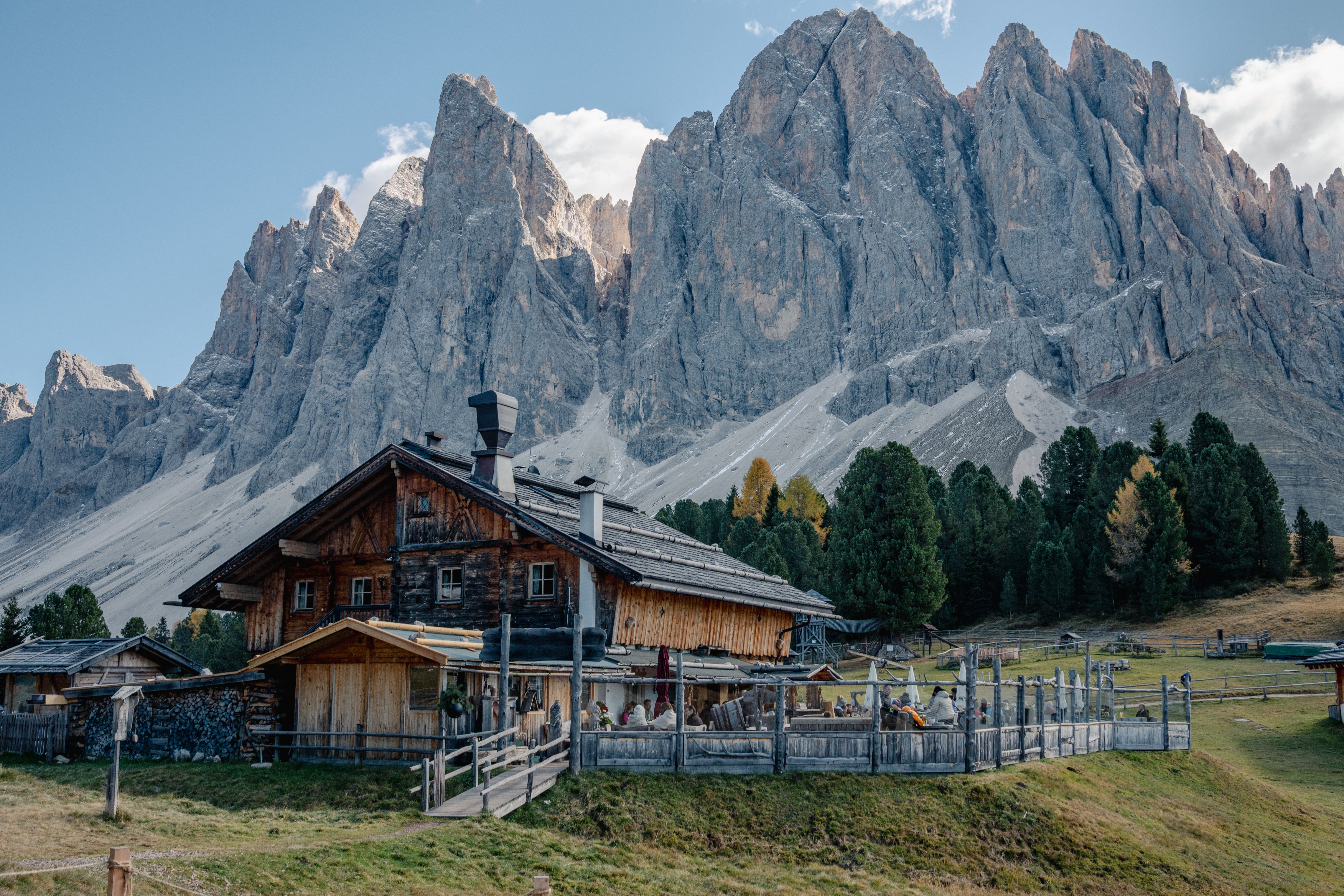 Scenic Mountain Cabin in the Dolomites · Free Stock Photo