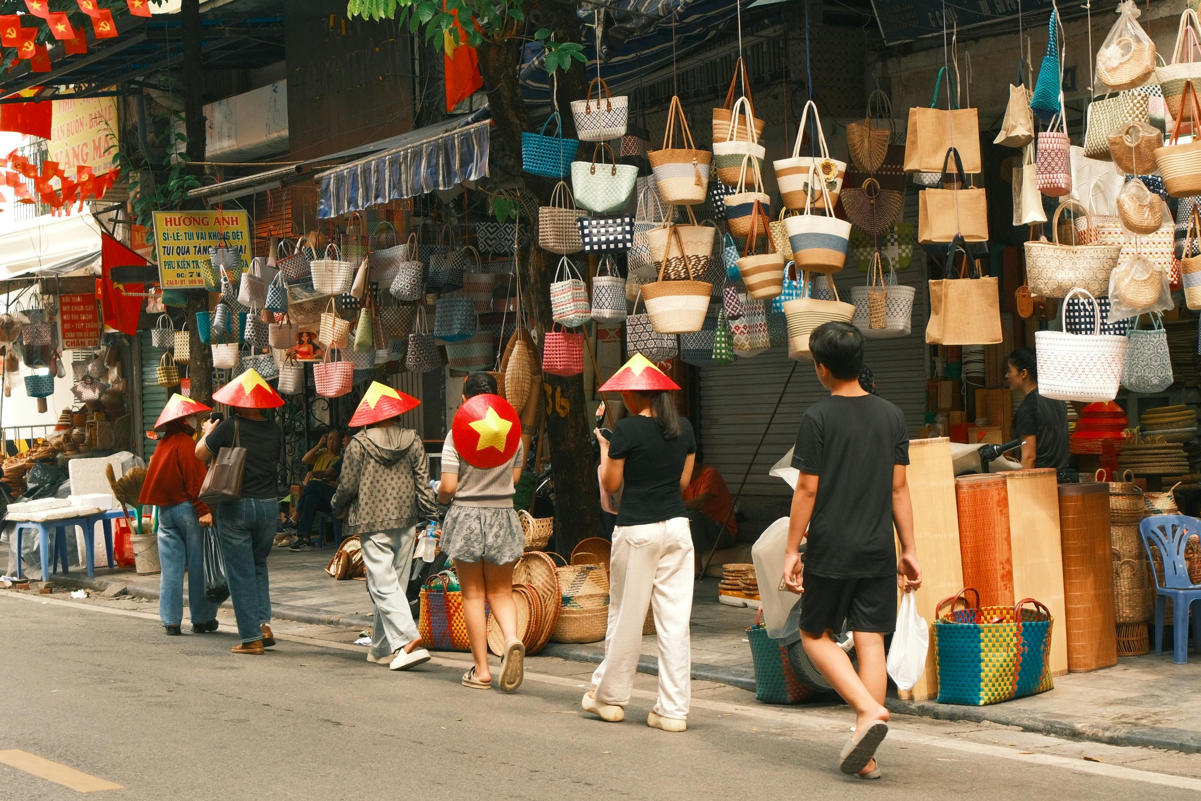 EdTech market size in India 2020-2025, by segment — Photo by Thuan Pham on Pexels