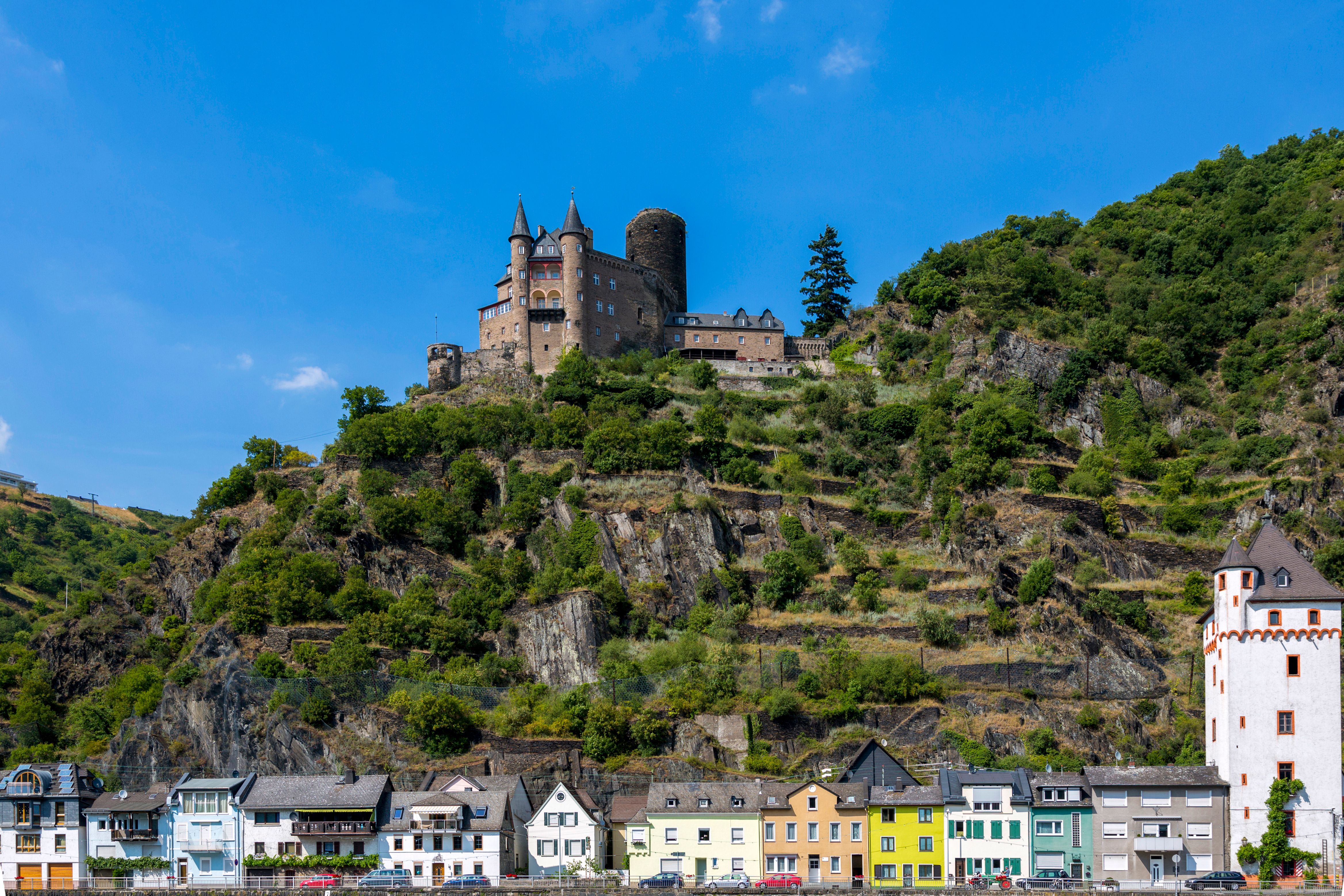 Seamless Car Rental Germany for Rüdesheim Adventures
