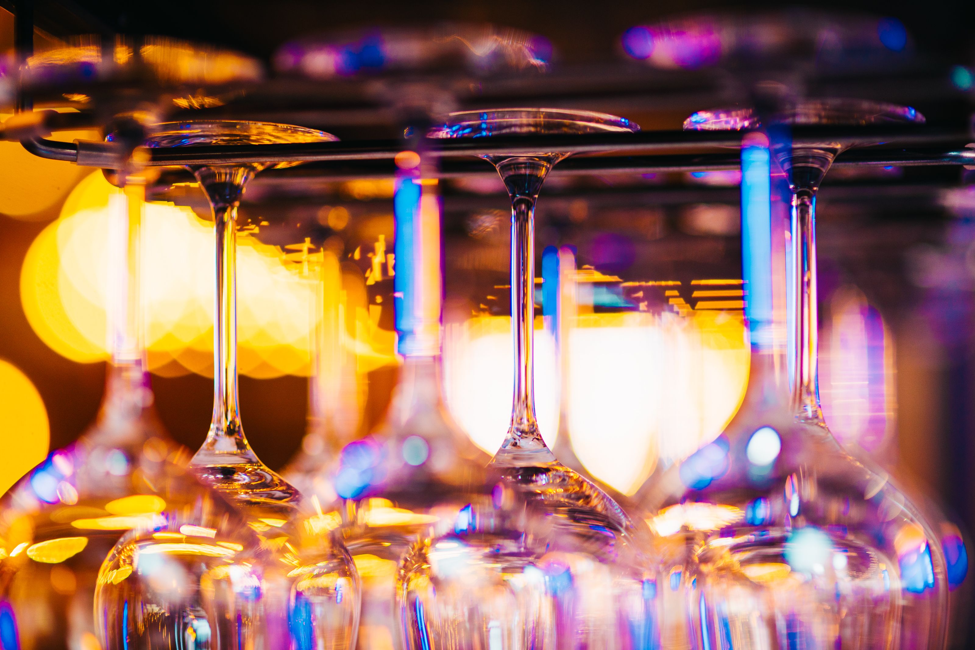 A sports bar is coming to Edina’s 50th and France this summer — Photo by Novkov Visuals on Pexels
