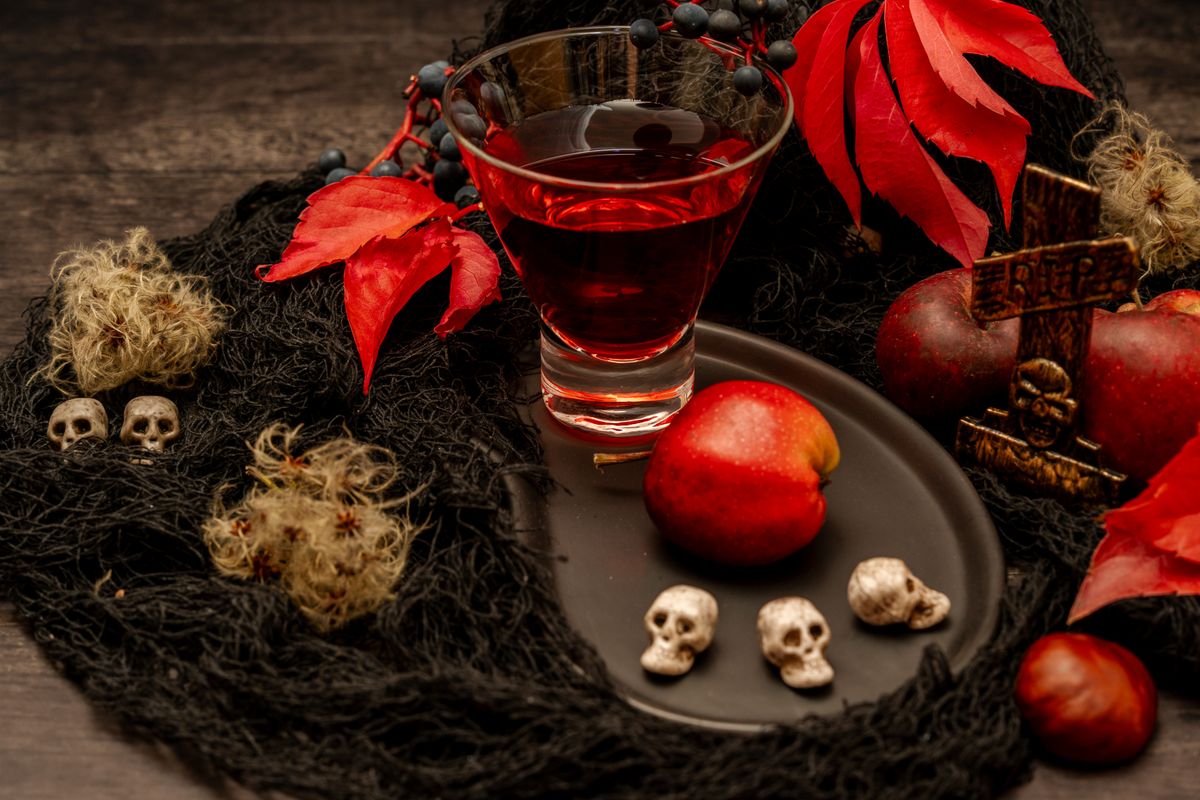 Cherry Red Deko selber machen: 7 günstige DIY-Ideen — Hero-Aufnahme