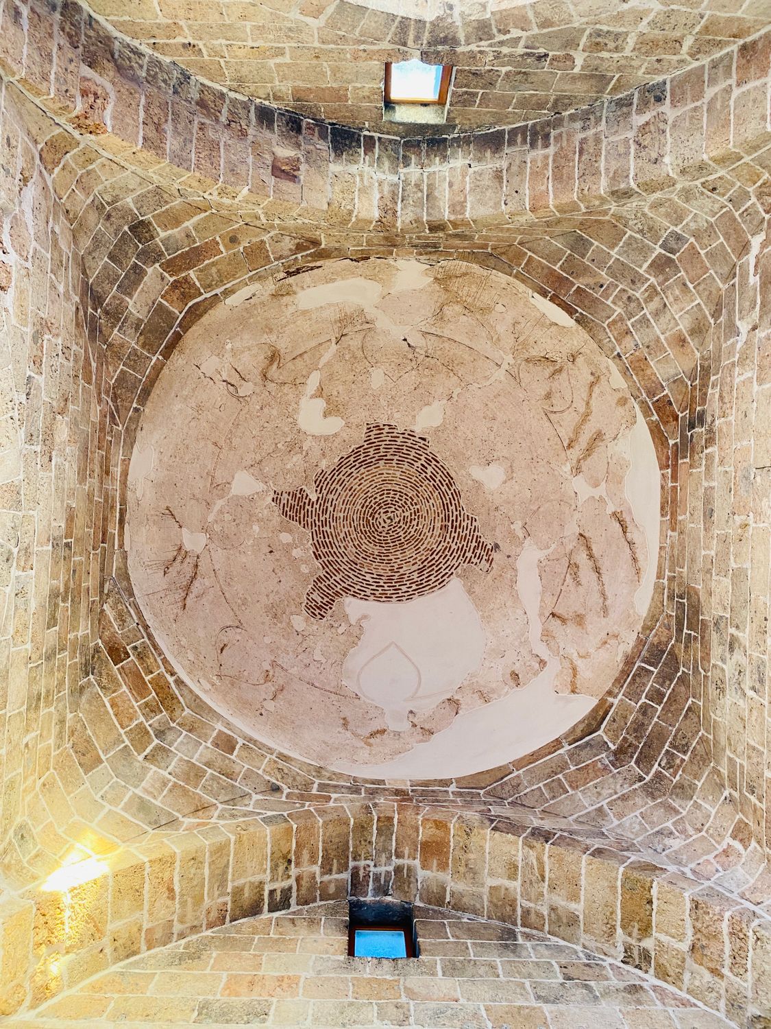 Interlocking Dome Pattern Pattern Interior Dome with Geometric Patterns and Stone Texture · Free Stock Photo