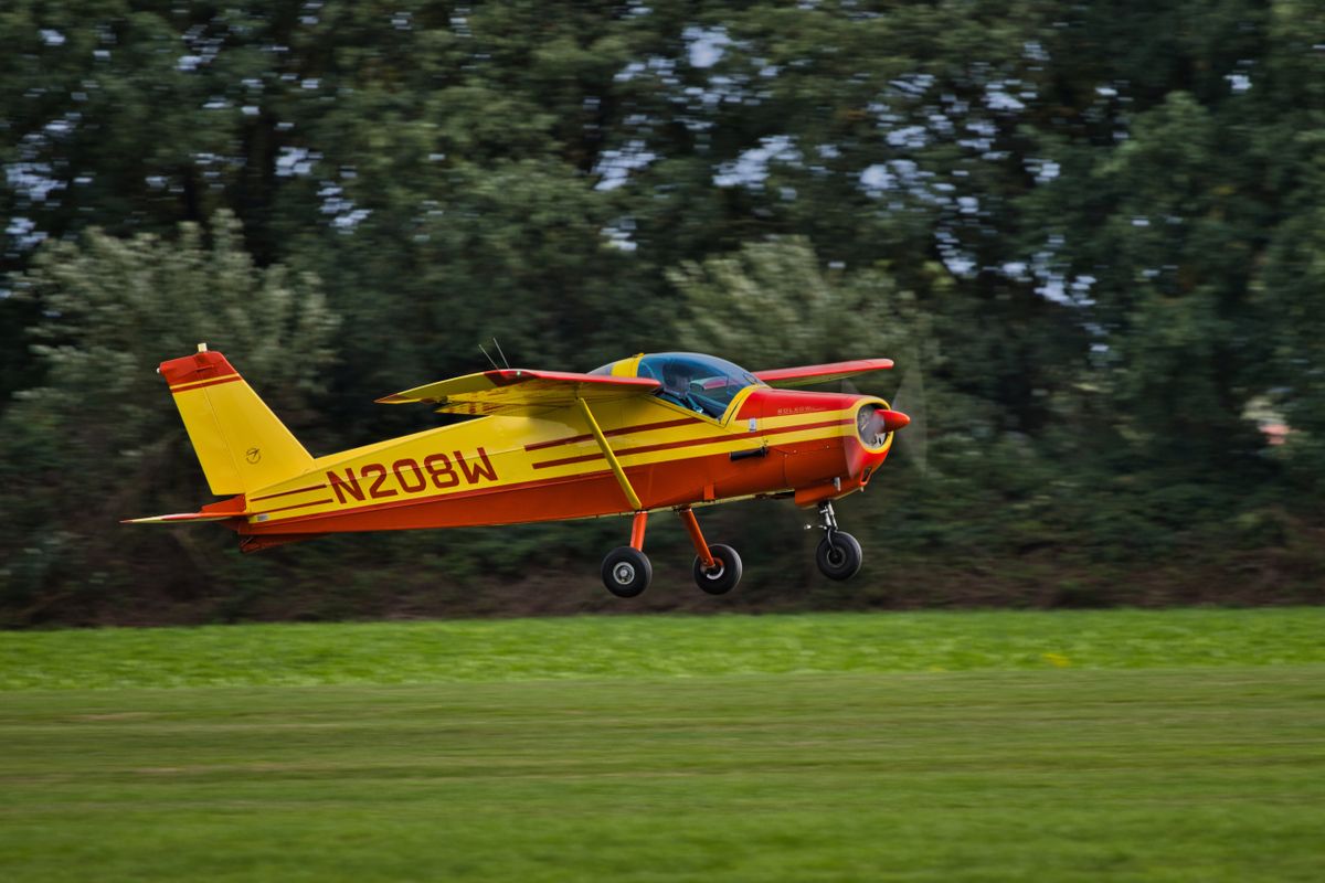 STOL aircraft short field takeoff Carbon Cub Burj Al Arab extreme aviation performance