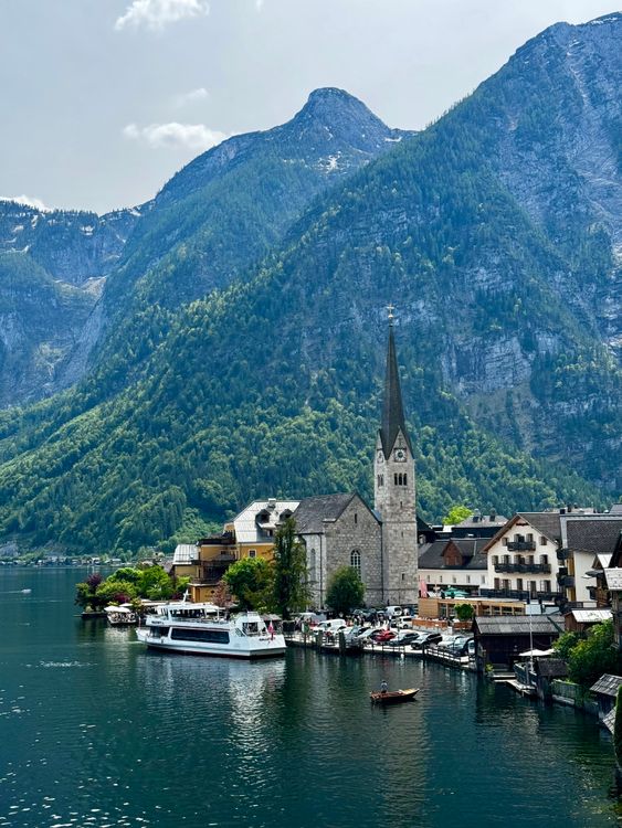 Scenic View of Hallstatt with Mountains and Lake · Free Stock Photo