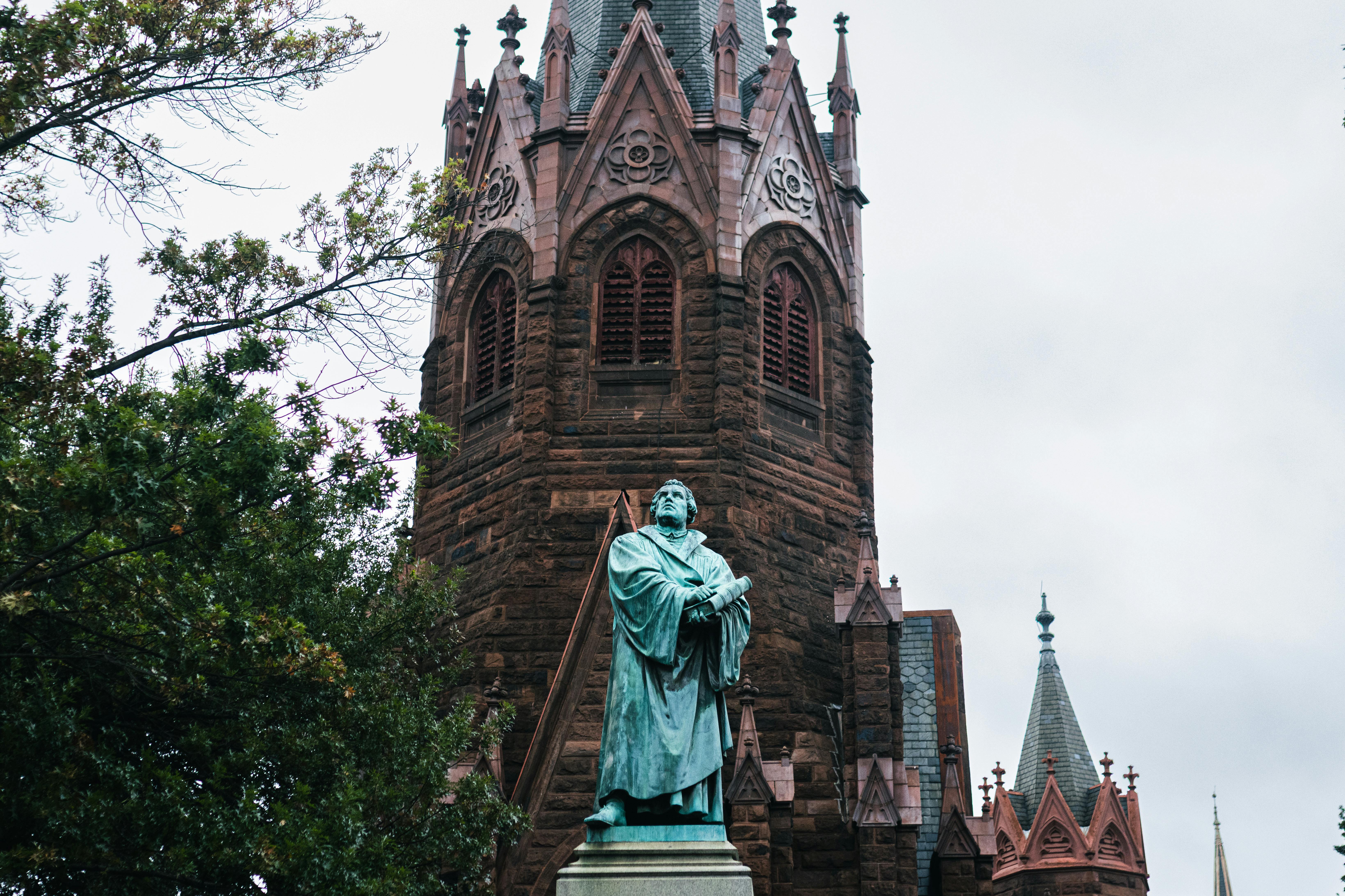 Philadelphia Hotels Not Seeing Many Bookings From World Cup Hype — Photo by James L on Pexels