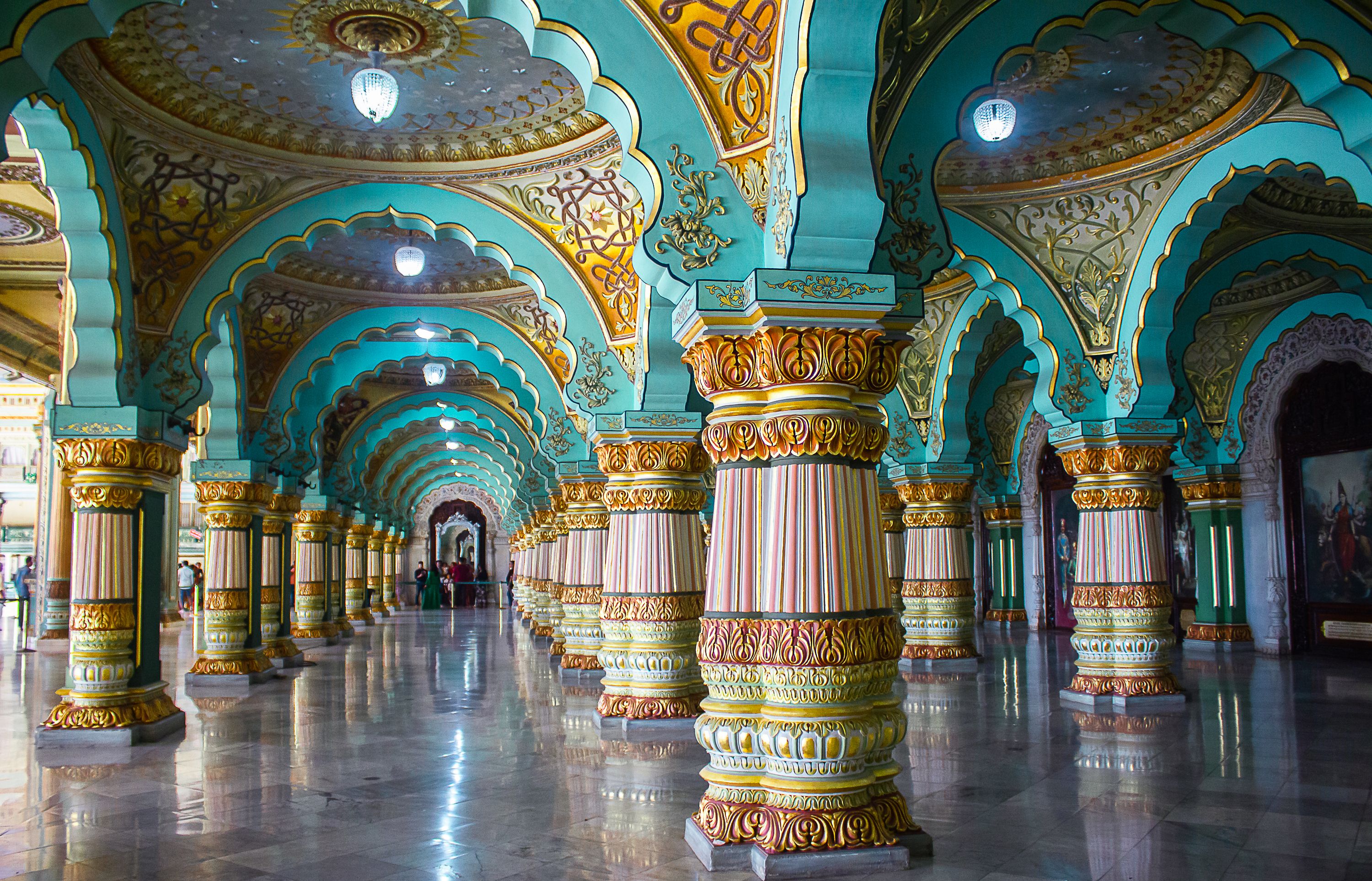 Mysore Palace Illumination: When to See It and Photo Tips