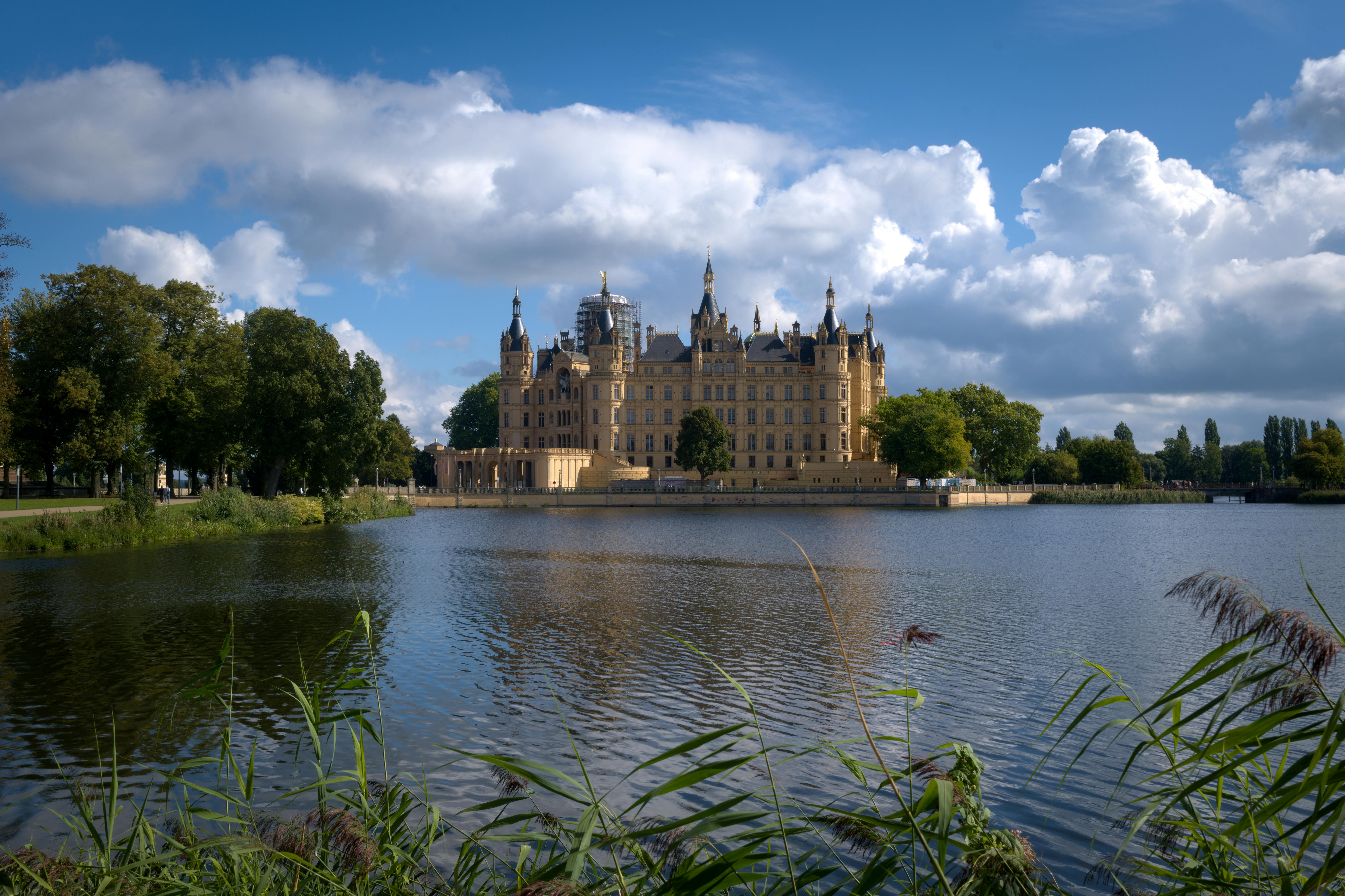 Forbidden Scents of the Renaissance: Secrets and Mysteries