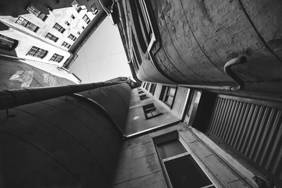 Gráfico de preços com linhas de suporte e resistência destacadas para análise técnica no mercado financeiro.