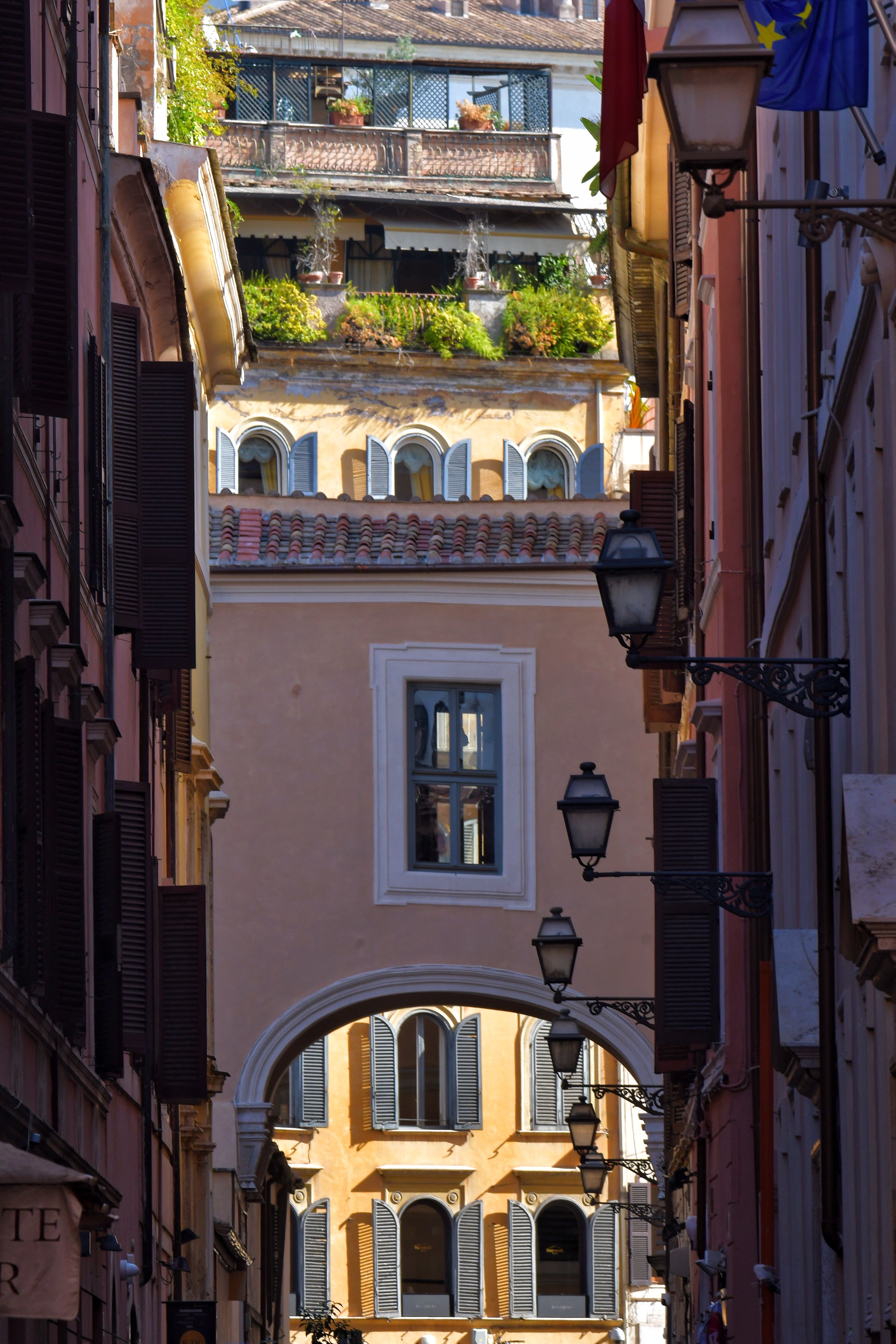 Charming Street View of a Historic European City · Free Stock Photo
