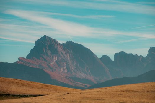 Breathtaking landscape of the Dolomites under a clear sky, ideal for hiking enthusiasts.
