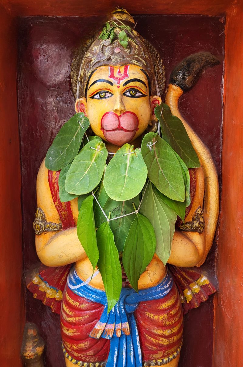 हनुमान यंत्र - भक्ति और सुरक्षा की पवित्र ज्यामिति