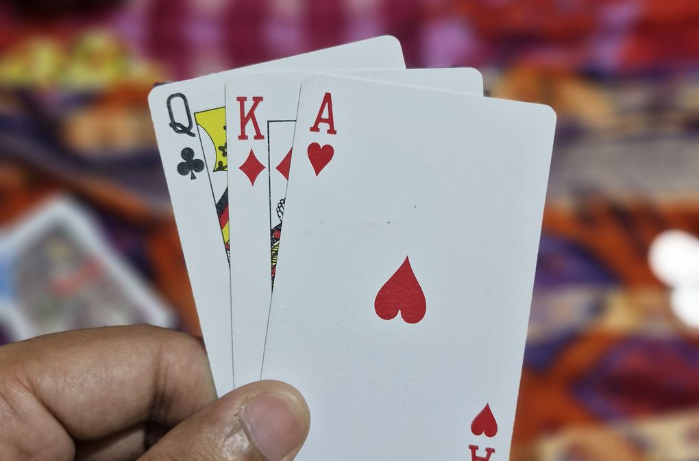 Online Casino: Spielautomaten und Live-Spiele im Überblick