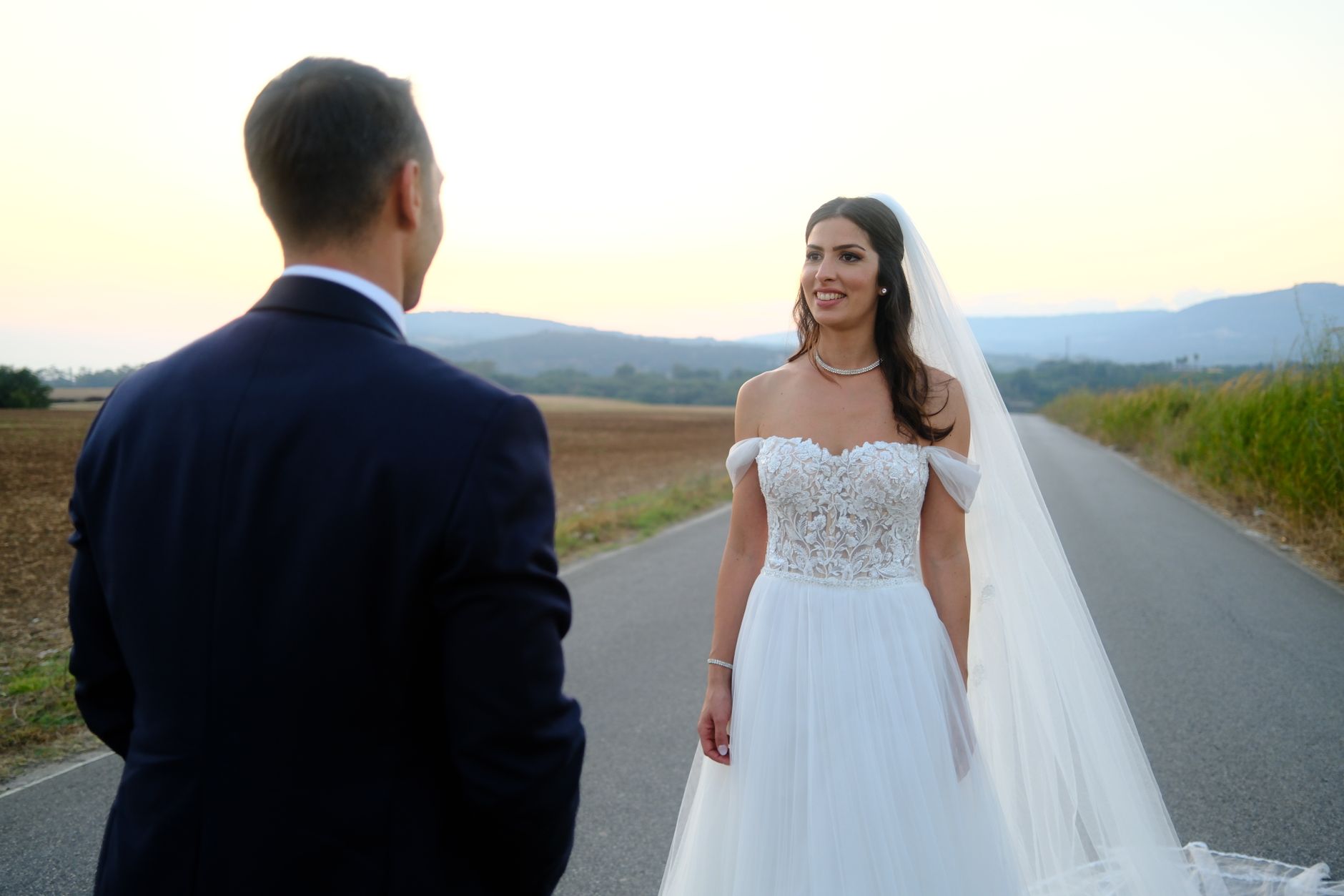 Decoding Your Timeline: How Much Time Do Cinematic Wedding Portraits Truly Require?