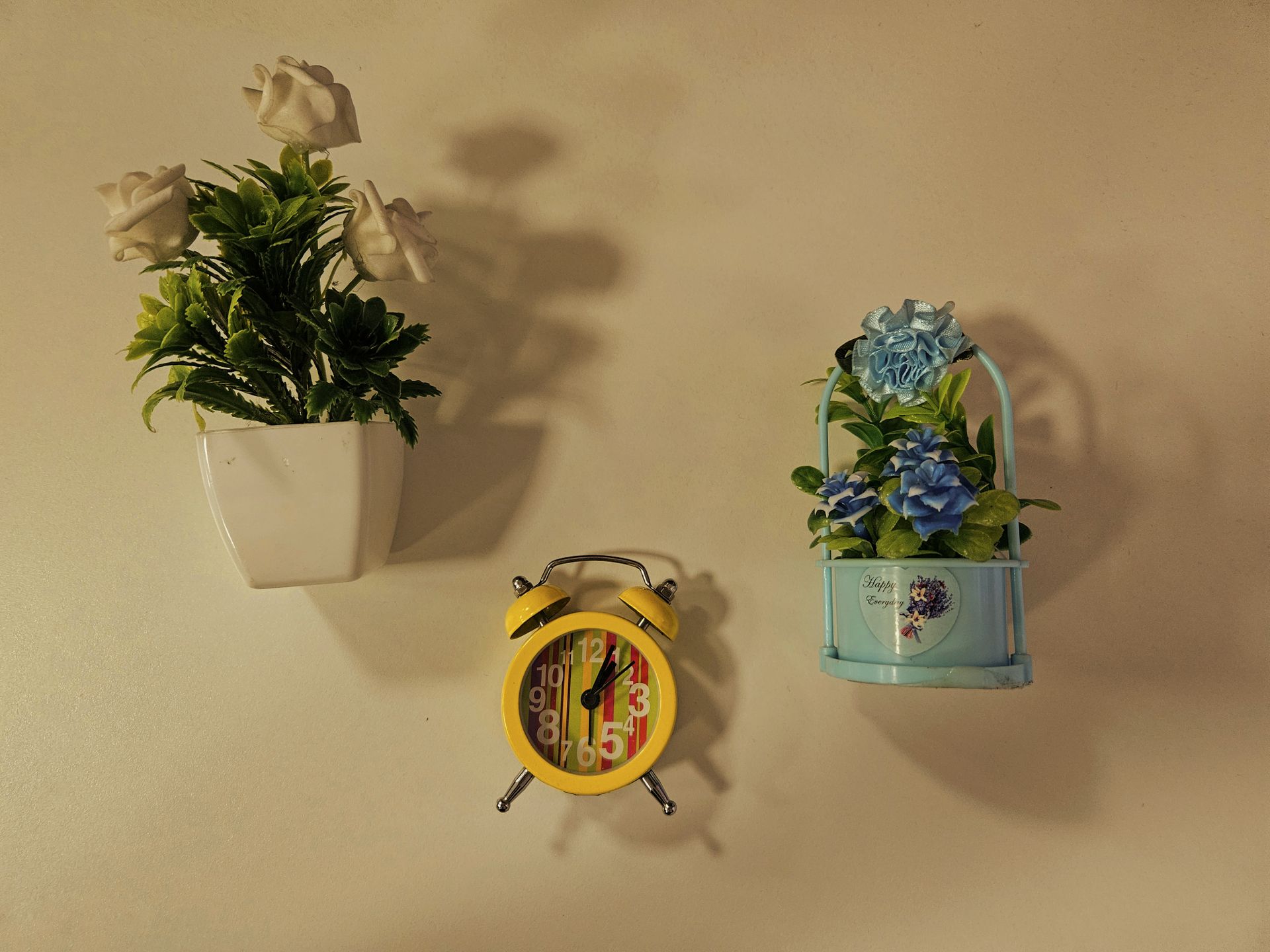 Simple lines, fresh decor.