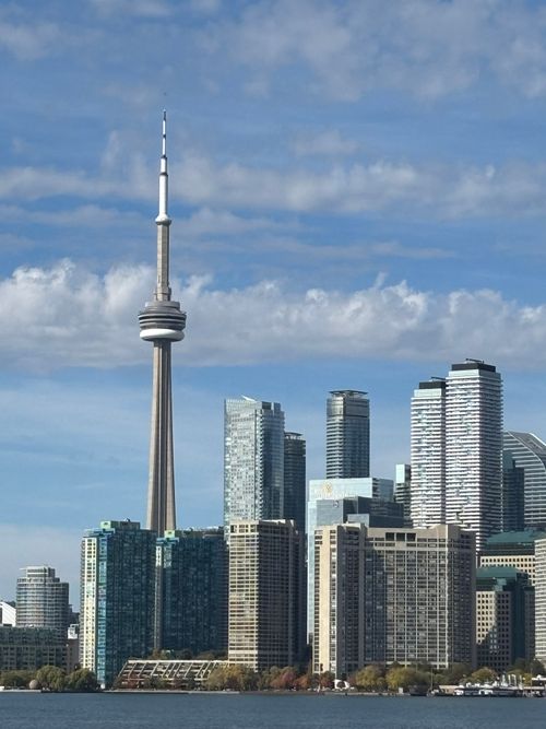 Free Capture of Toronto's skyline featuring the CN Tower on a clear day. Stock Photo