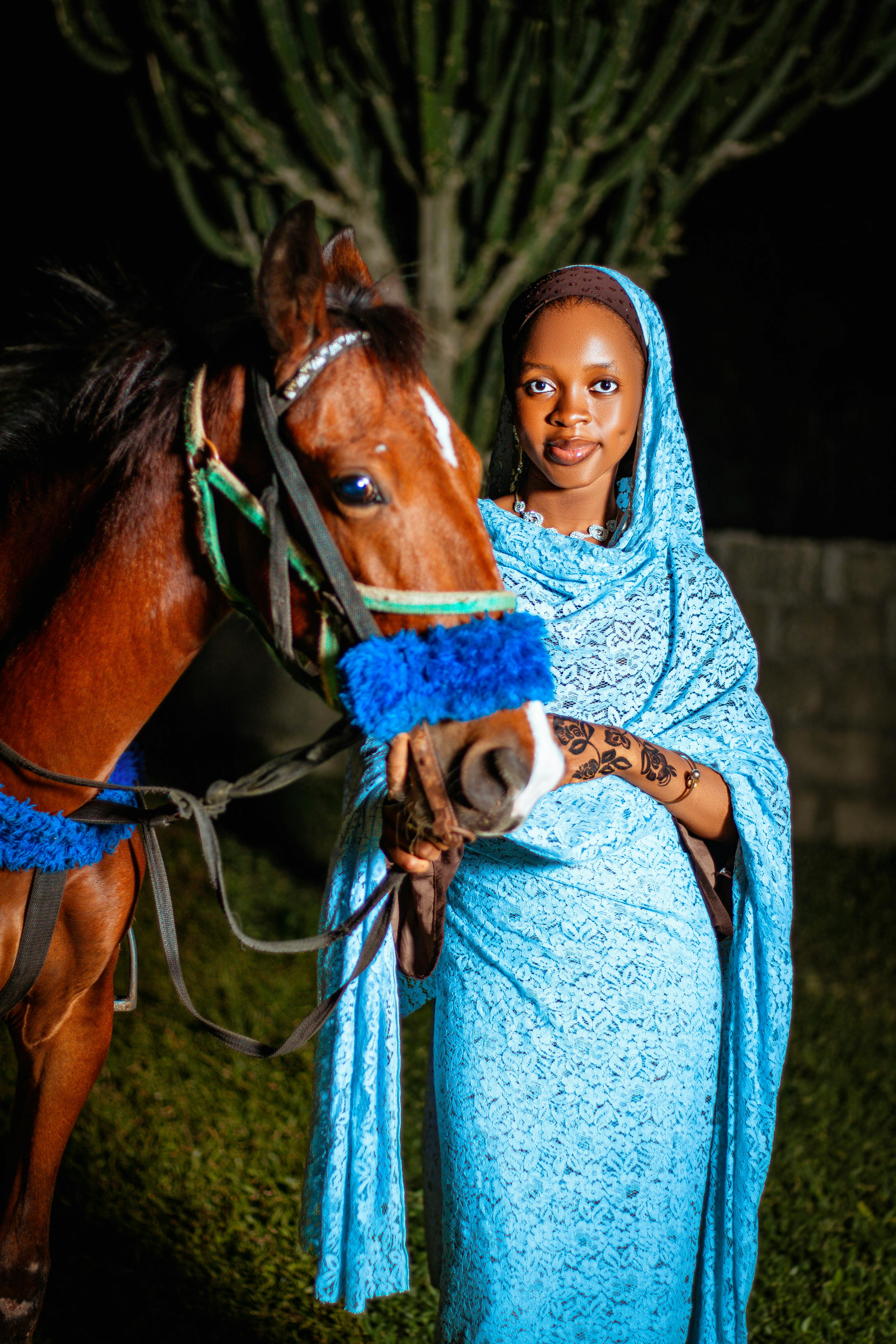 Friends-Exploring-New-Places