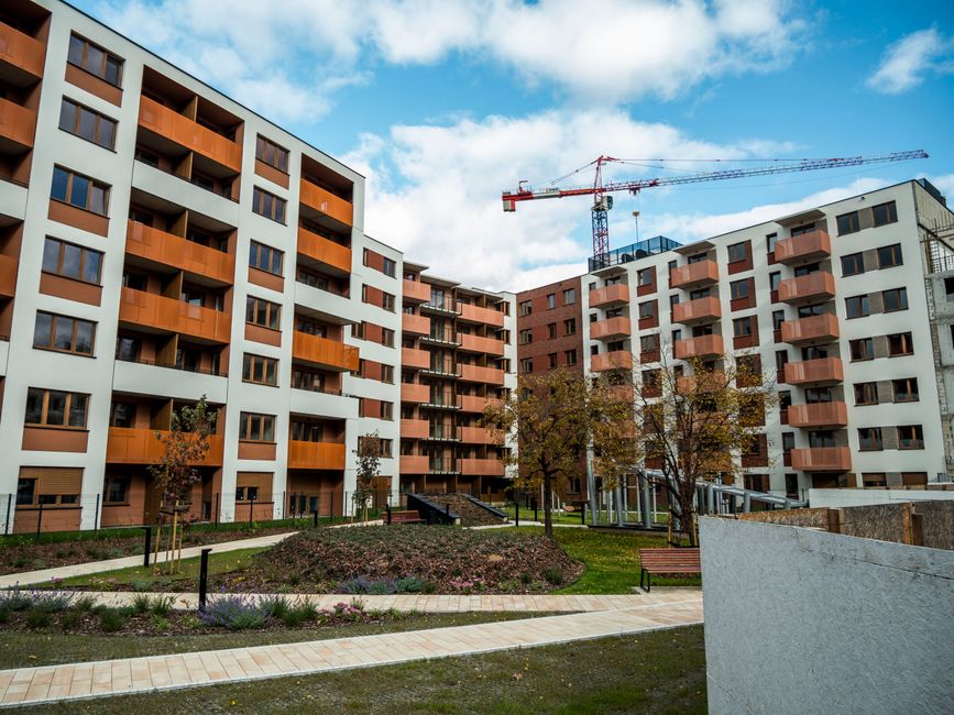 Fonduri europene pentru construcția de locuințe sociale și de necesitate în comunele din Oltenia