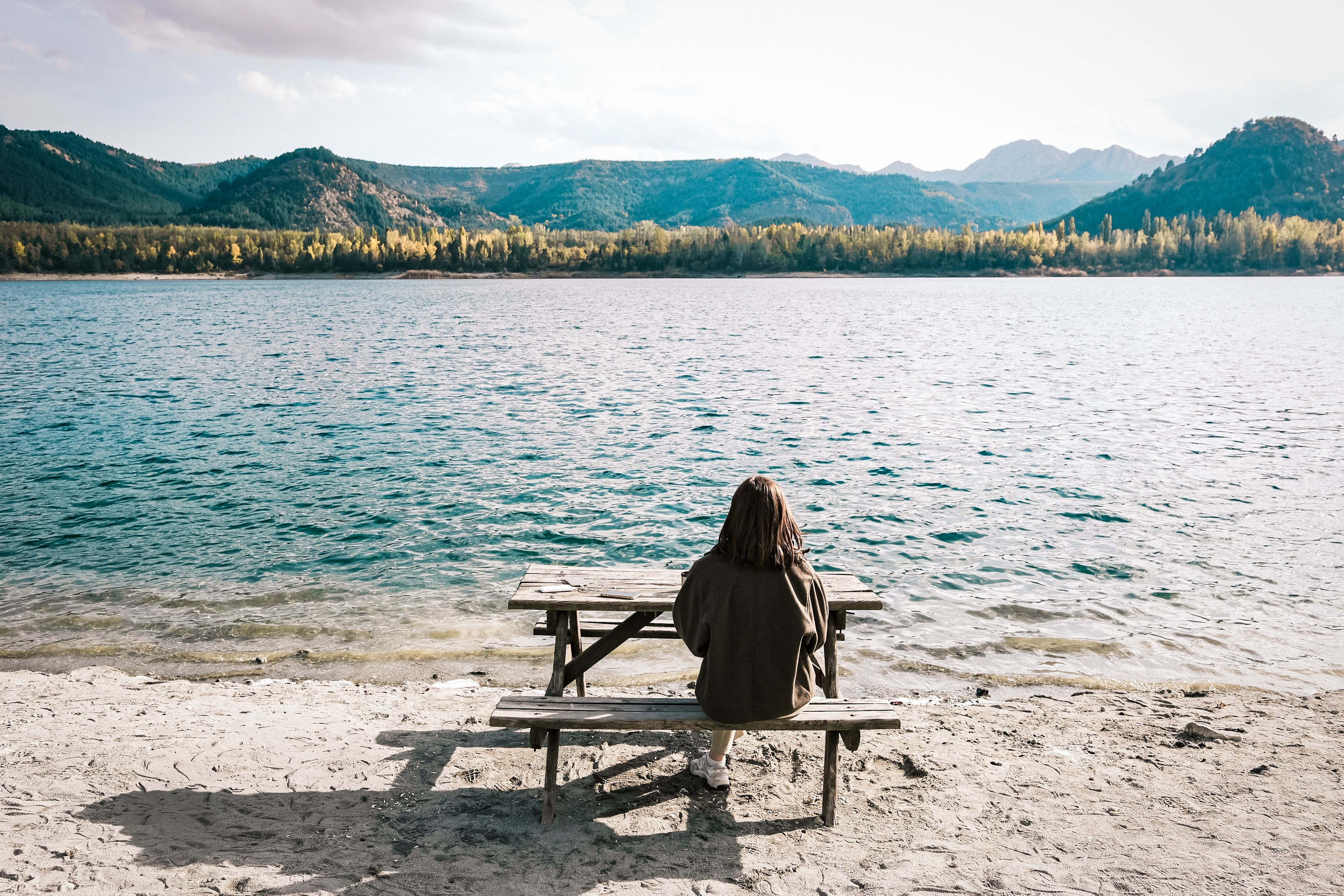 Cozy habits: a quiet reading hour