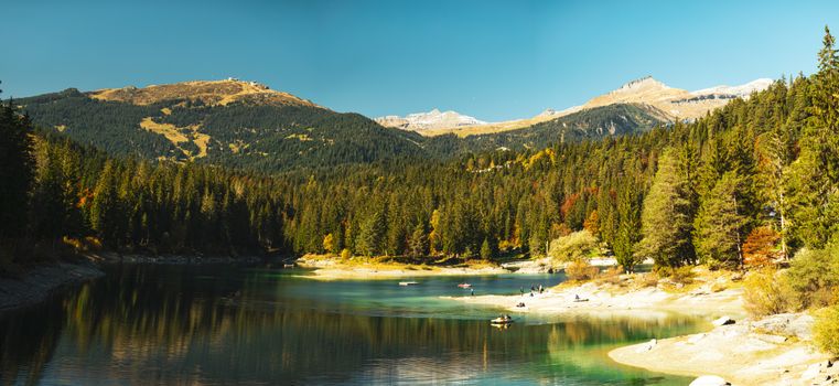 Friedlicher Berg in Schweiz – Natur Hintergrundbild