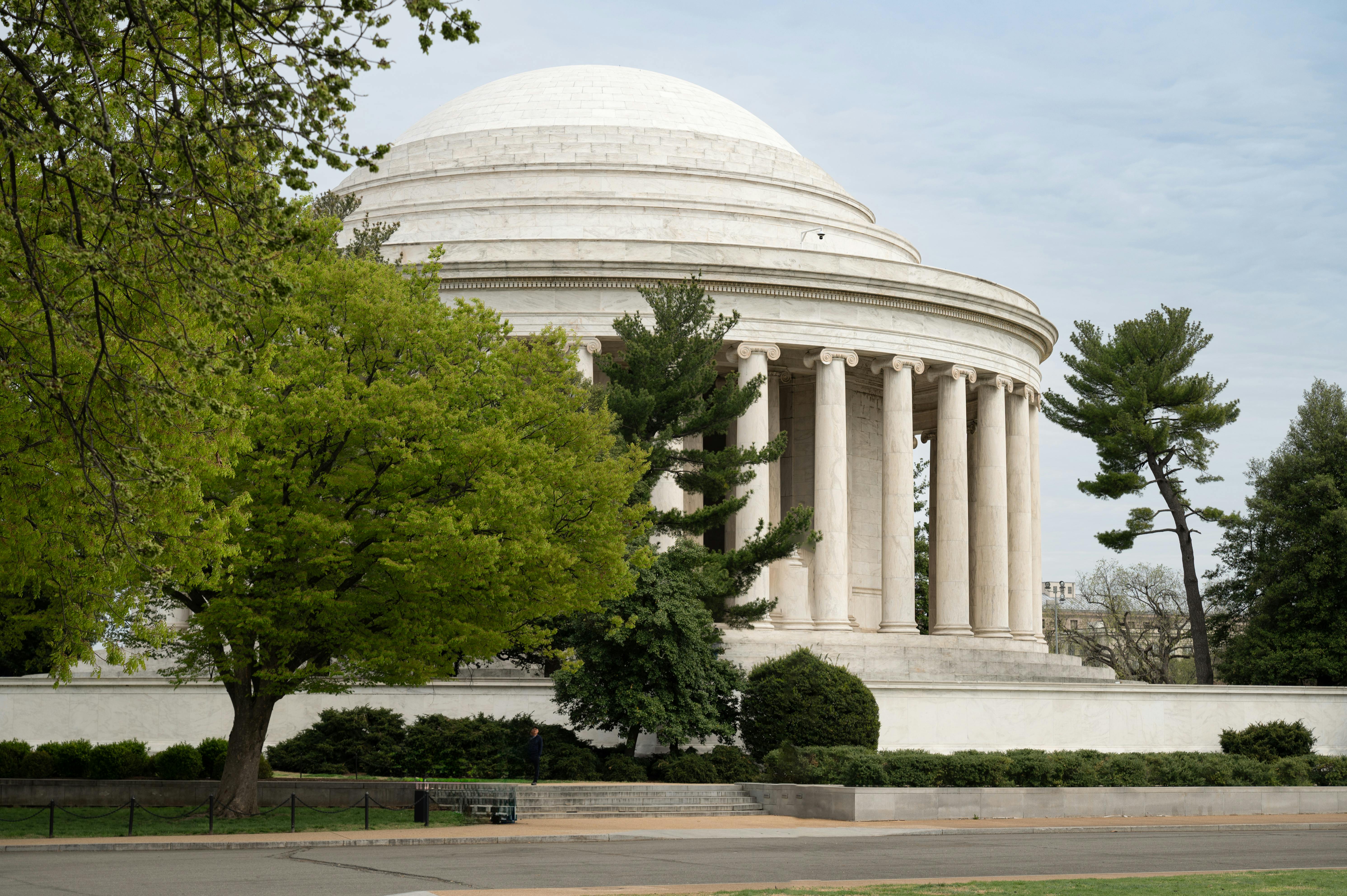 21 Memorial Day Weekend Travel Deals to Secure Before Summer Kicks Off — Photo by Mahesh Mohan on Pexels